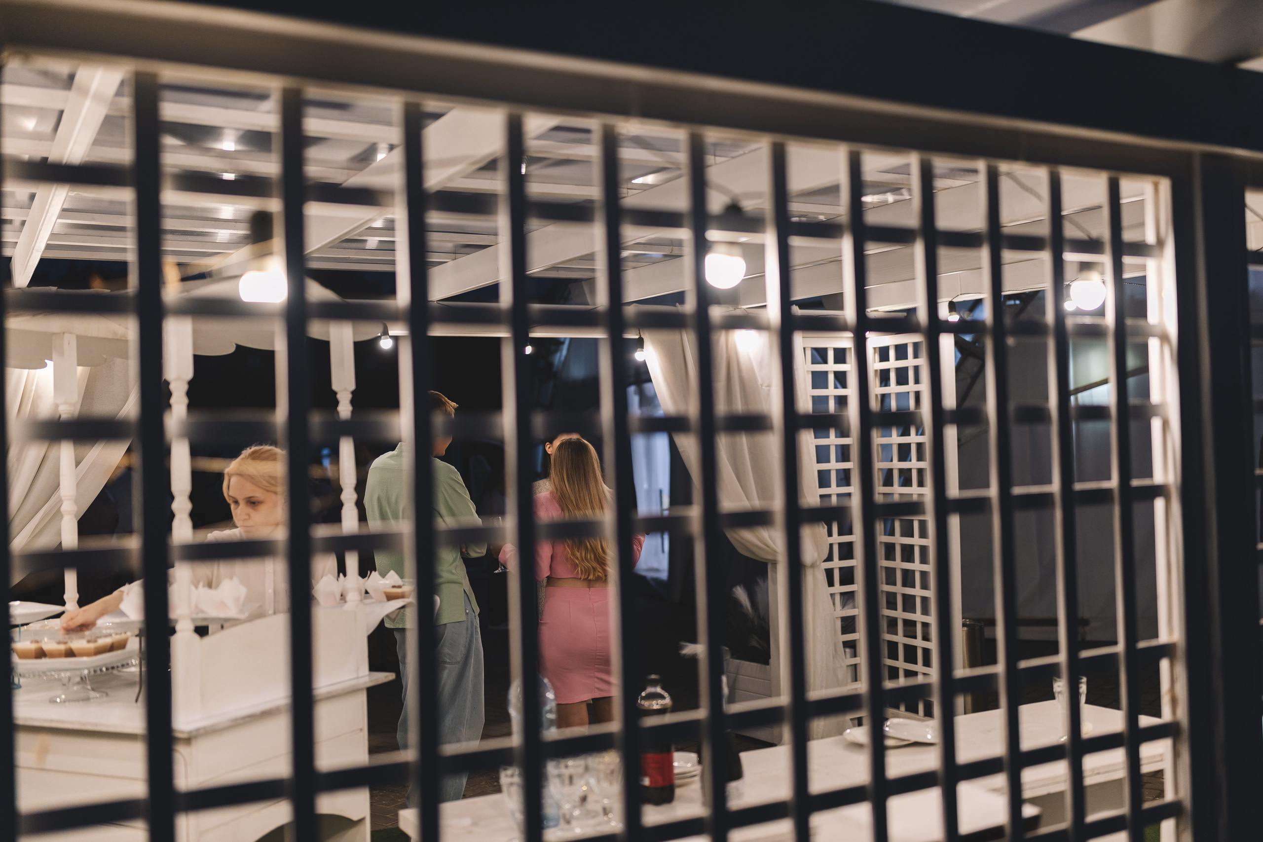 Свадебная фотосессия в Парк-отеле Орловский. Свадебный фотограф в Москве — Оскар Гелманов