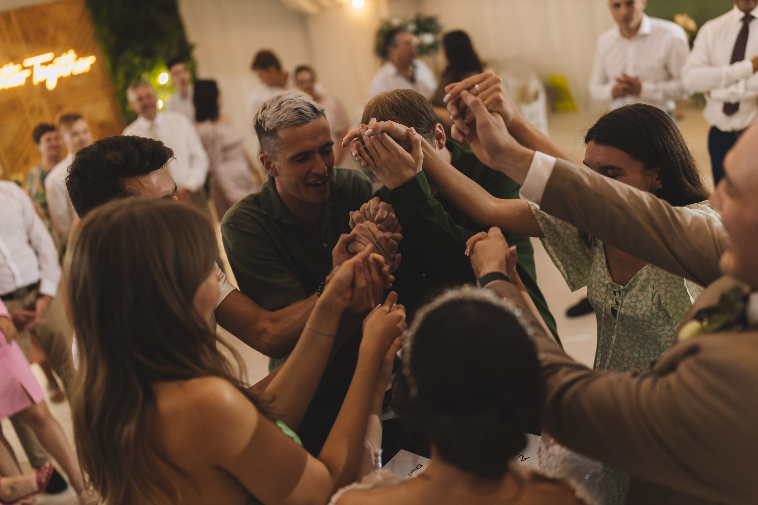 Свадебная фотосессия в Парк-отеле Орловский. Свадебный фотограф в Москве — Оскар Гелманов