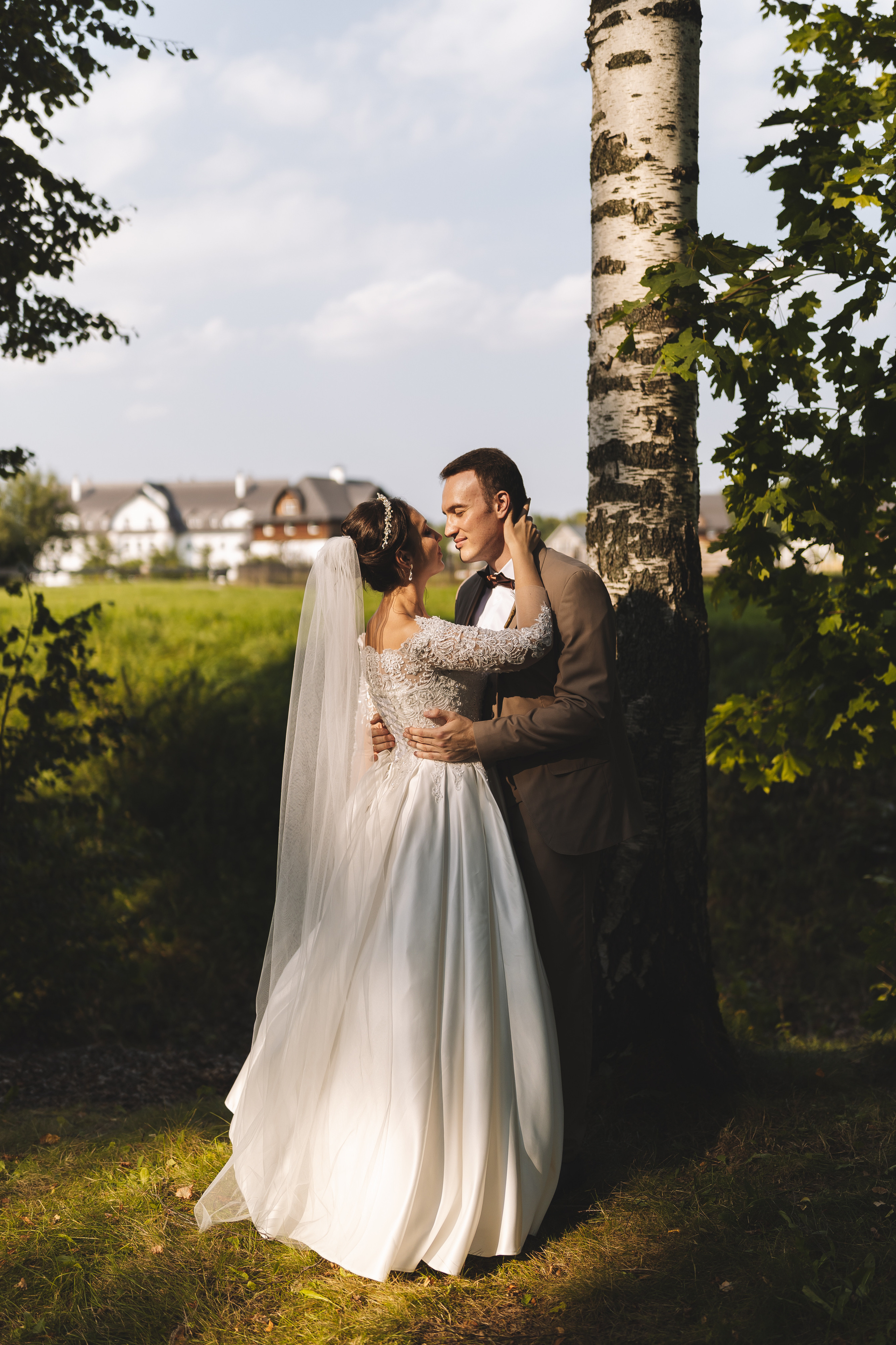 Свадебная фотосессия в Парк-отеле Орловский. Свадебный фотограф в Москве — Оскар Гелманов