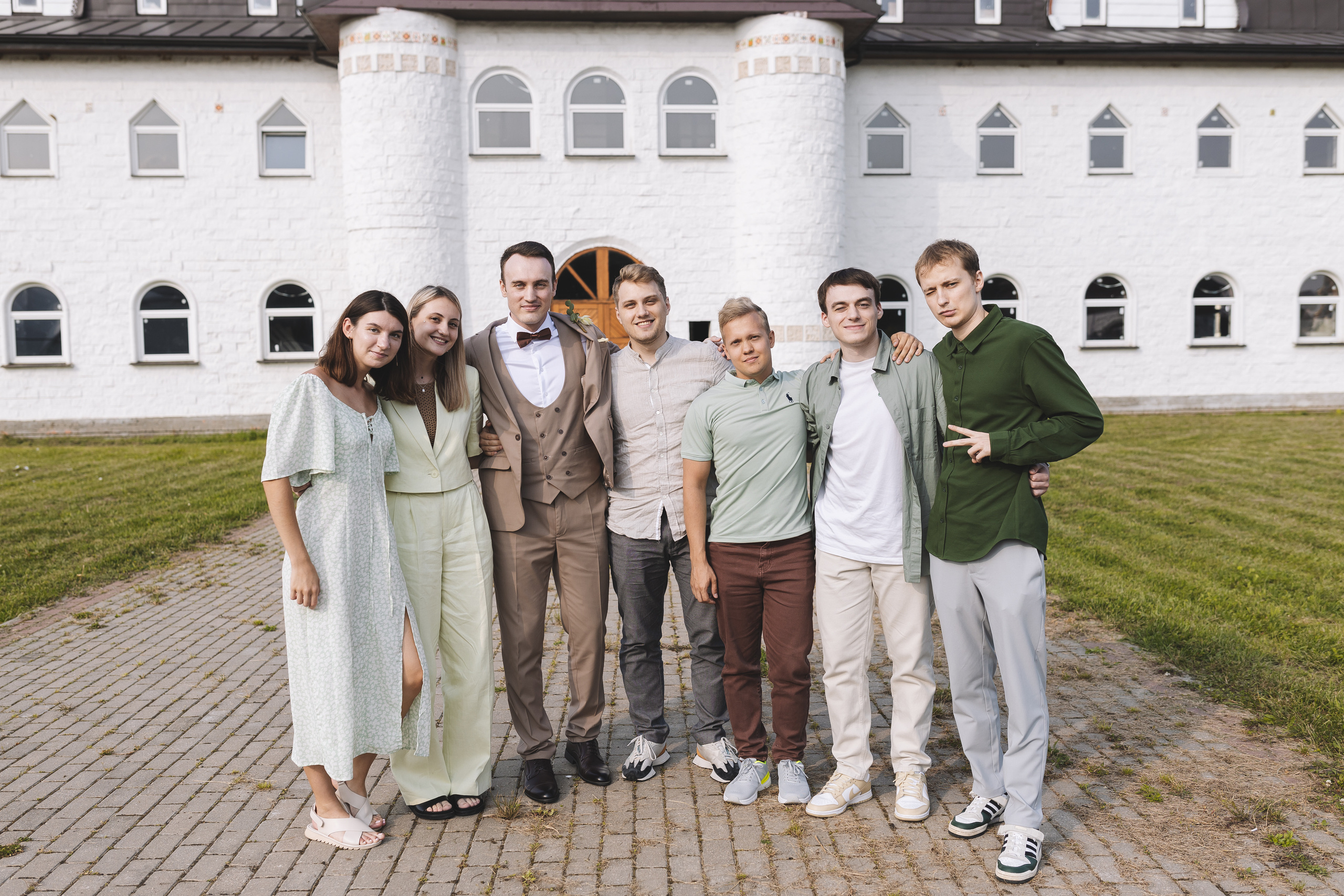 Свадебная фотосессия в Парк-отеле Орловский. Свадебный фотограф в Москве — Оскар Гелманов