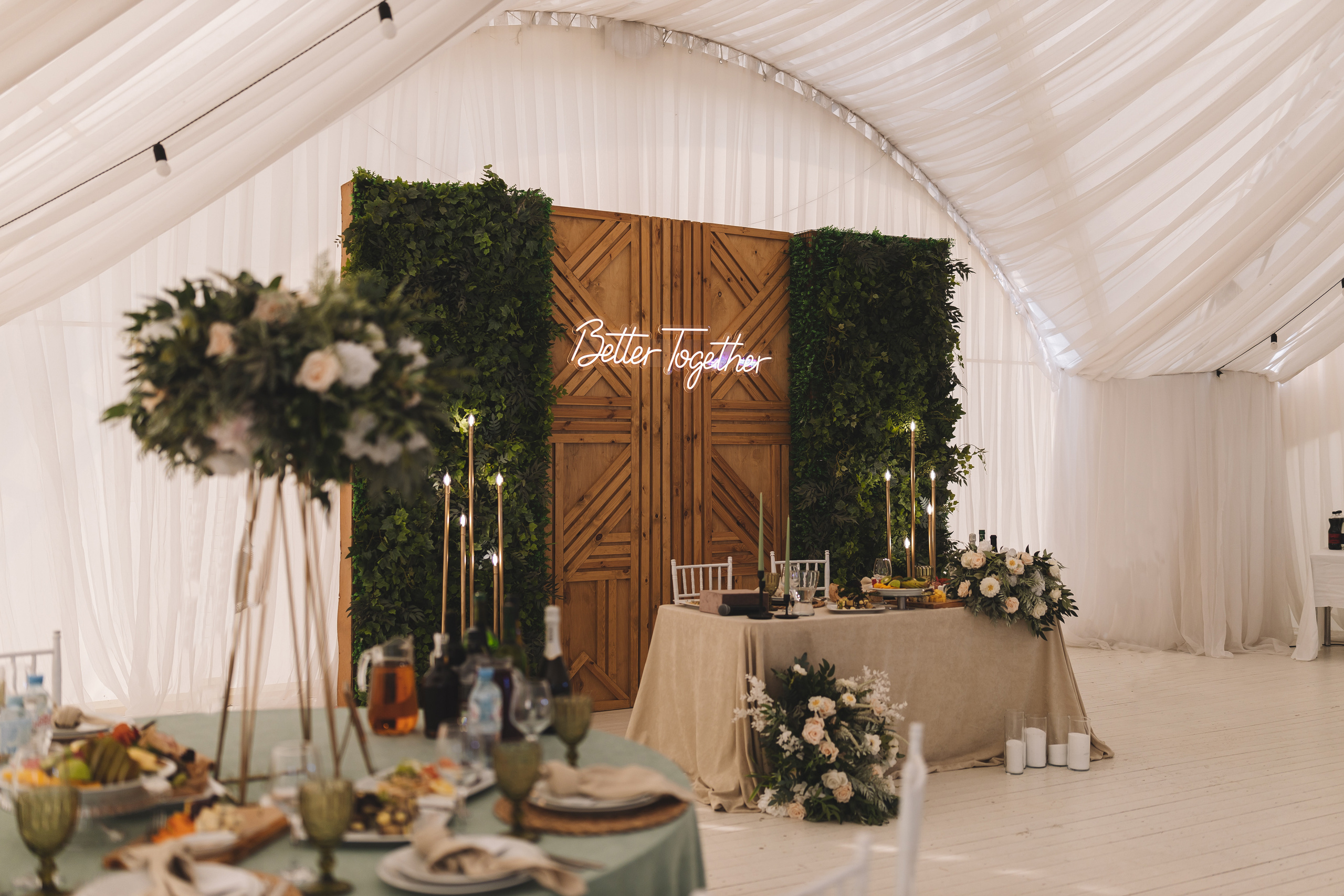 Свадебная фотосессия в Парк-отеле Орловский. Свадебный фотограф в Москве — Оскар Гелманов