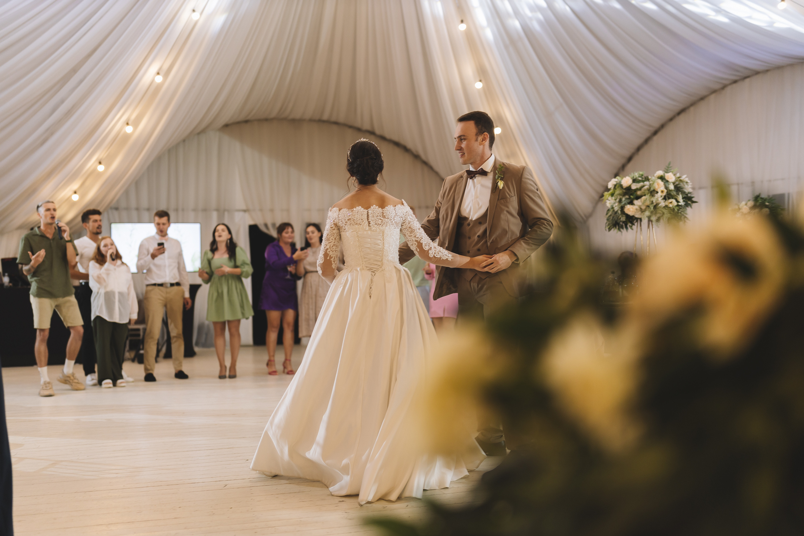 Свадебная фотосессия в Парк-отеле Орловский. Свадебный фотограф в Москве — Оскар Гелманов
