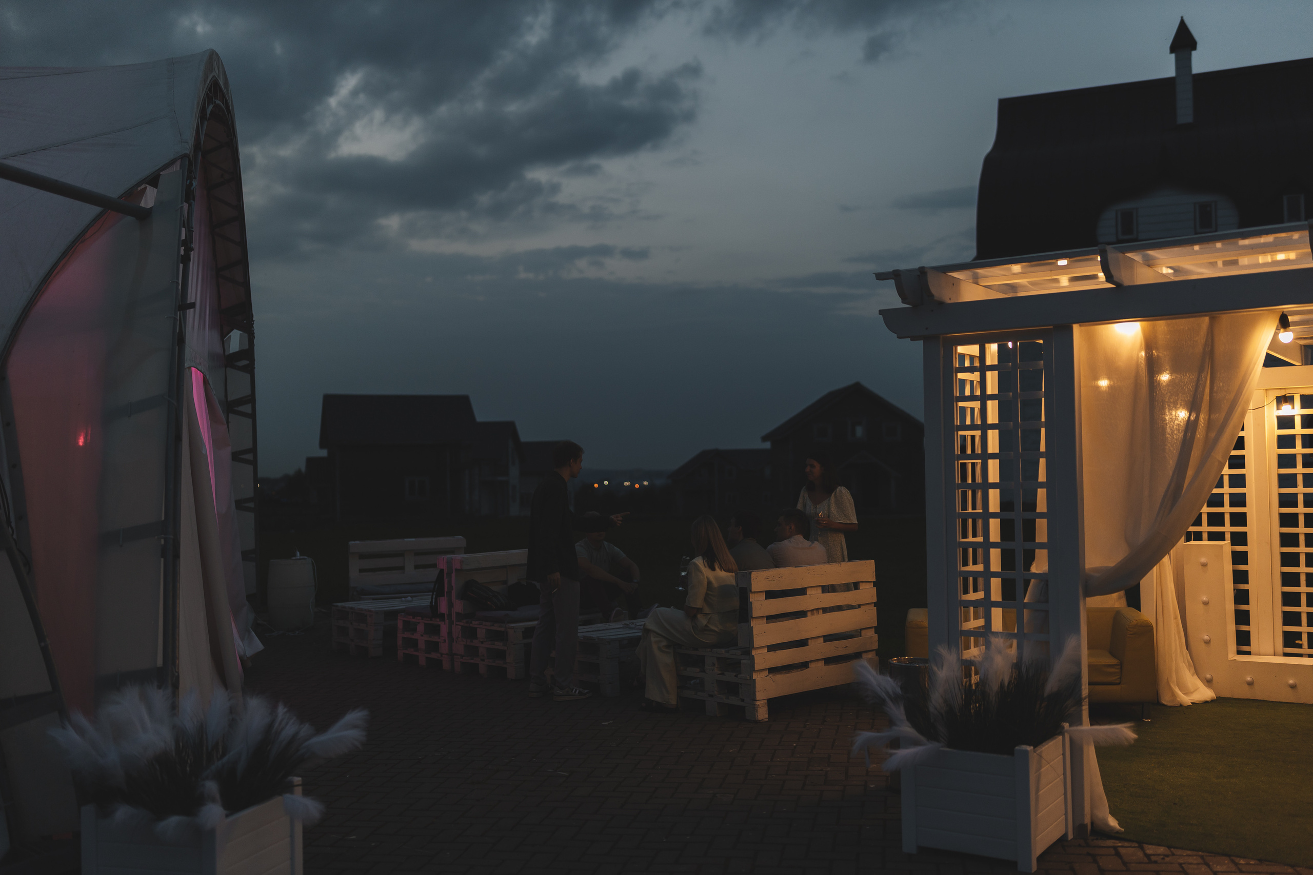 Свадебная фотосессия в Парк-отеле Орловский. Свадебный фотограф в Москве — Оскар Гелманов