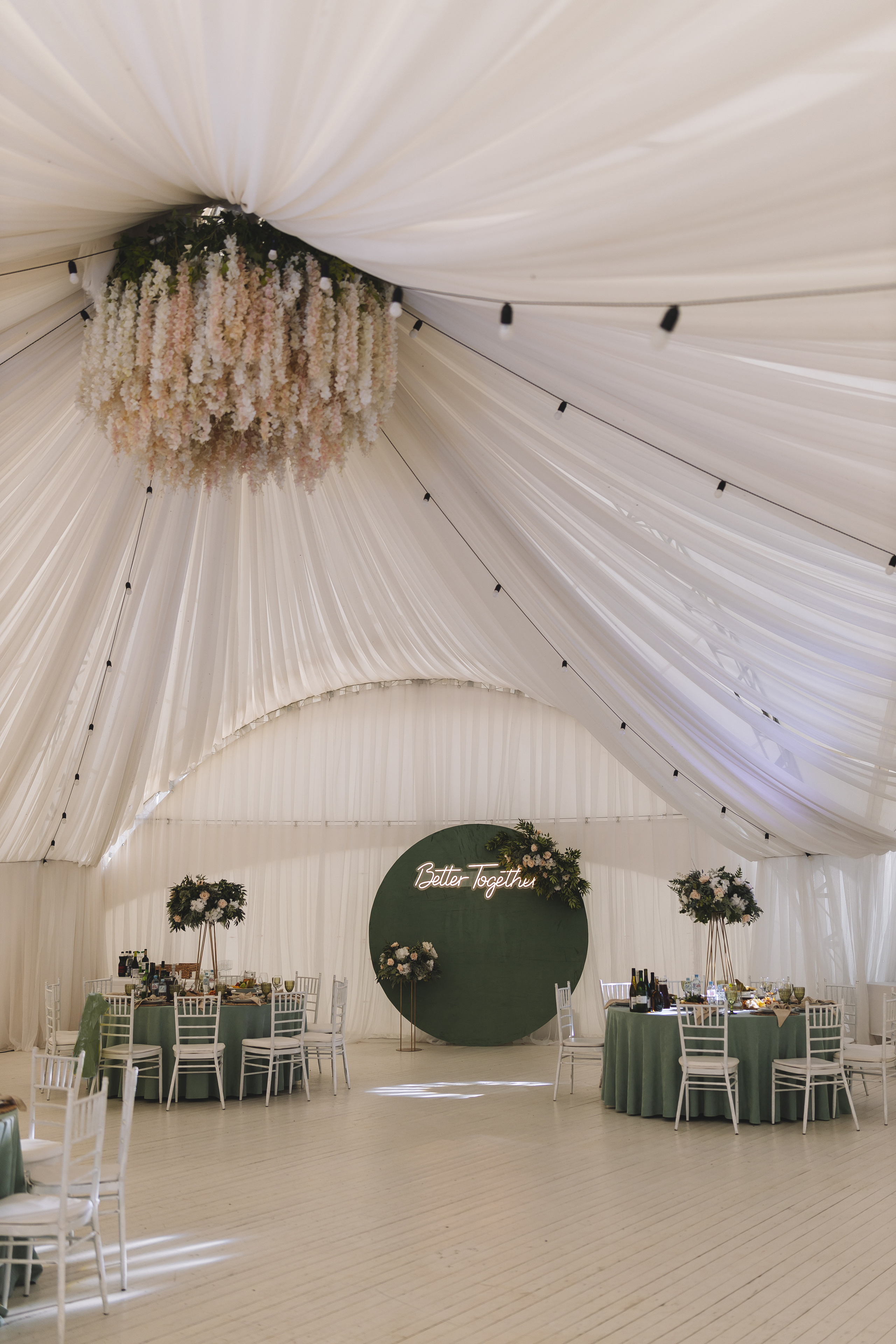 Свадебная фотосессия в Парк-отеле Орловский. Свадебный фотограф в Москве — Оскар Гелманов