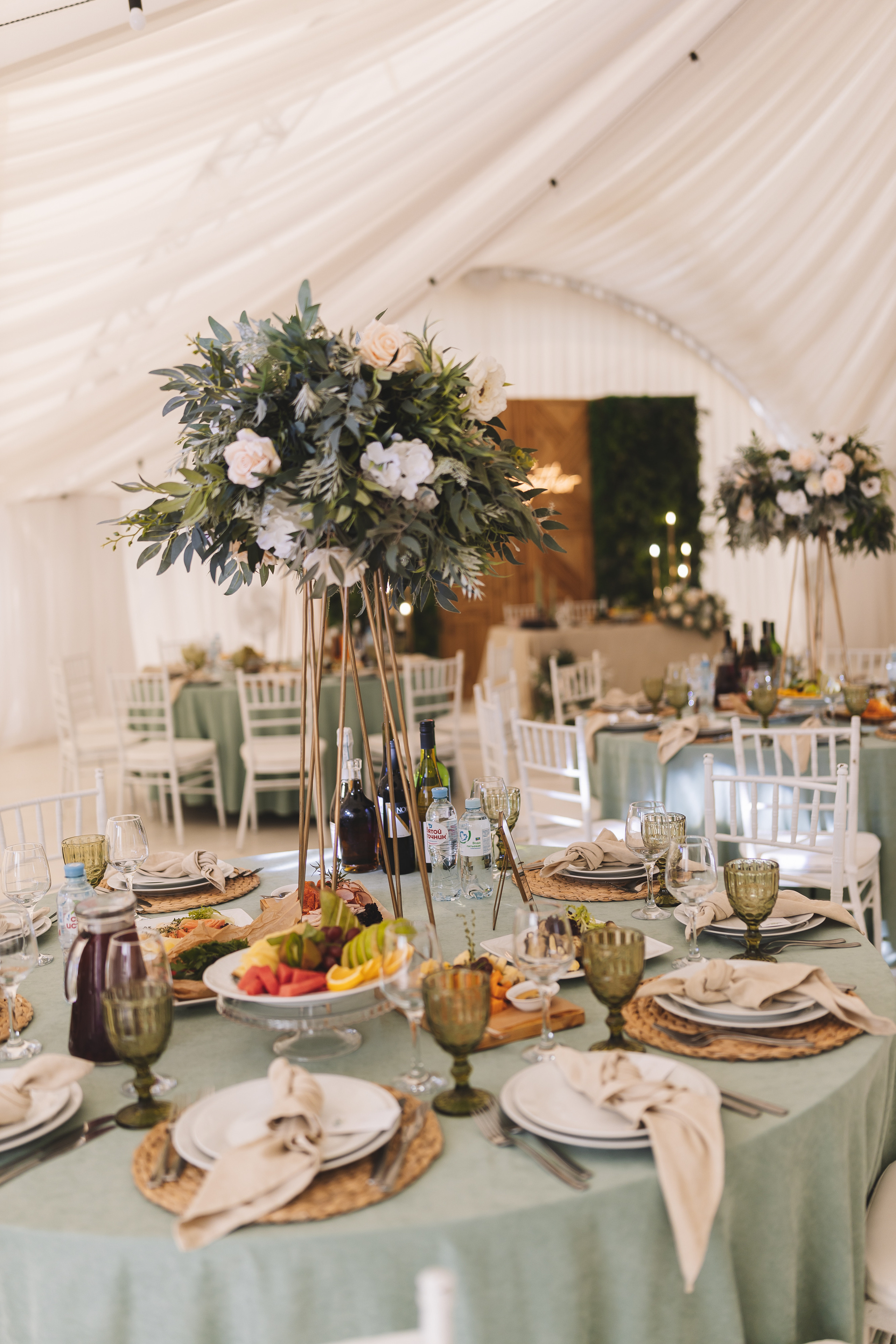 Свадебная фотосессия в Парк-отеле Орловский. Свадебный фотограф в Москве — Оскар Гелманов