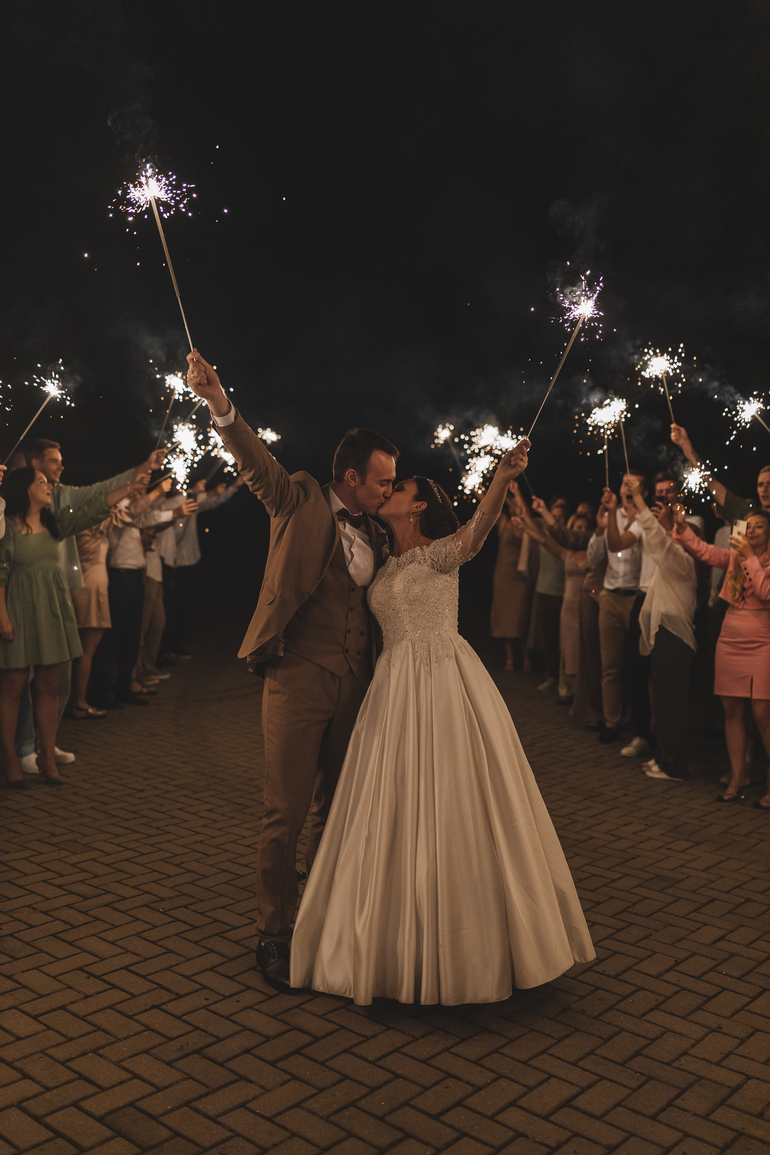 Свадебная фотосессия в Парк-отеле Орловский. Свадебный фотограф в Москве — Оскар Гелманов