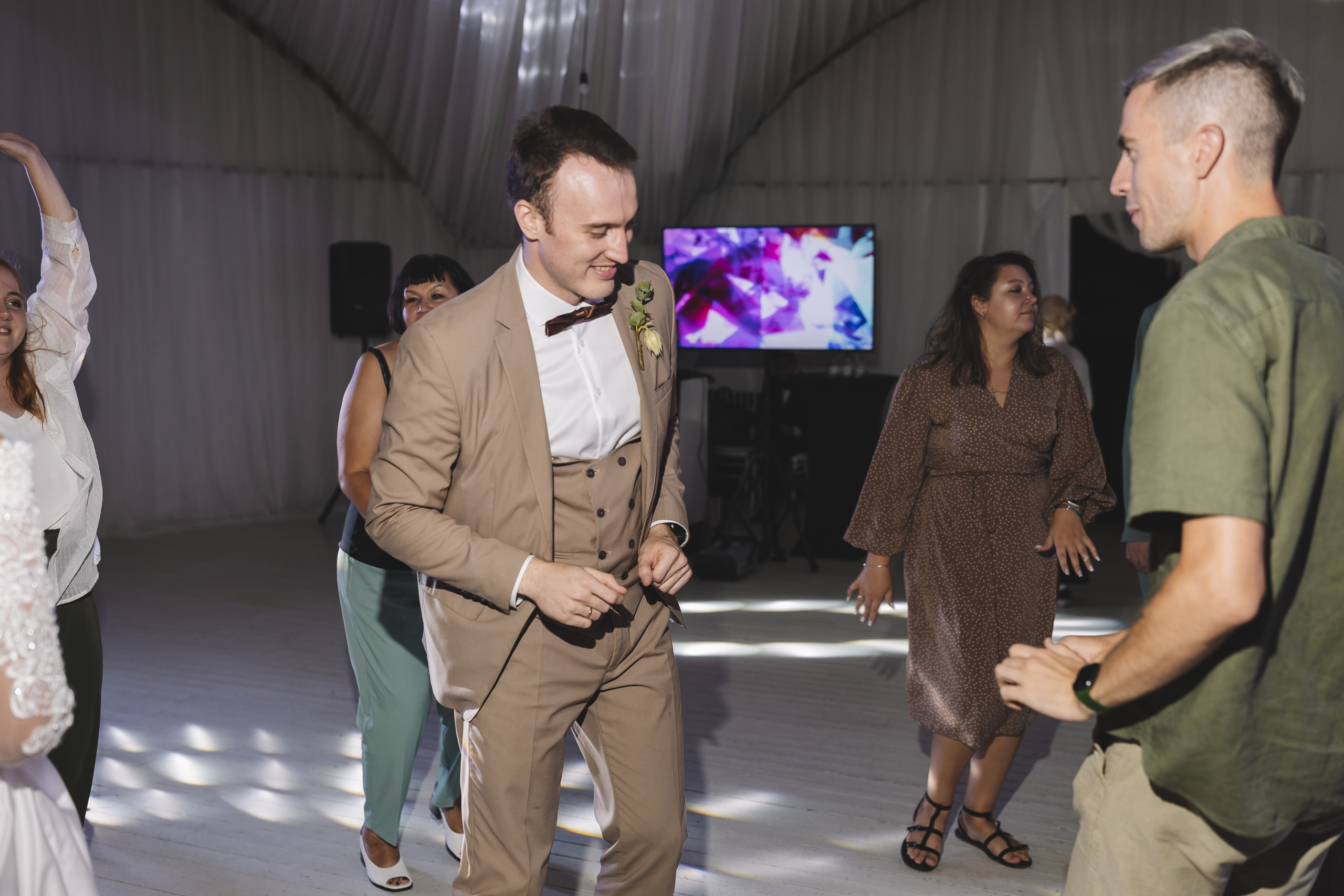 Свадебная фотосессия в Парк-отеле Орловский. Свадебный фотограф в Москве — Оскар Гелманов