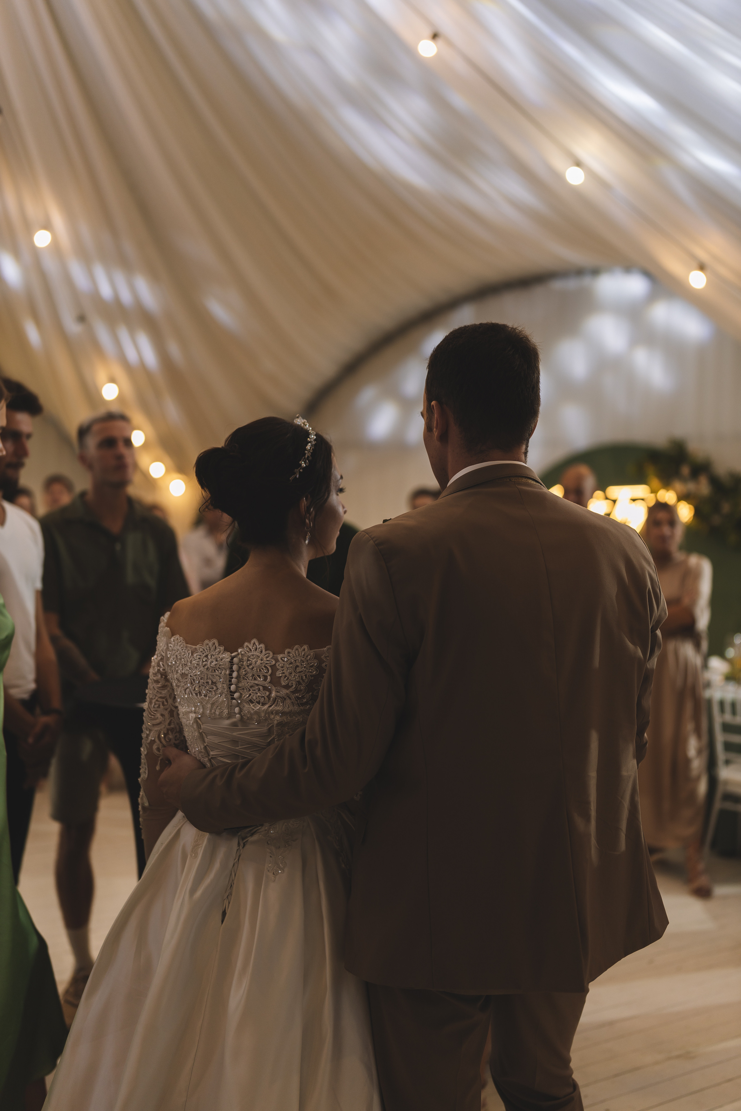 Свадебная фотосессия в Парк-отеле Орловский. Свадебный фотограф в Москве — Оскар Гелманов