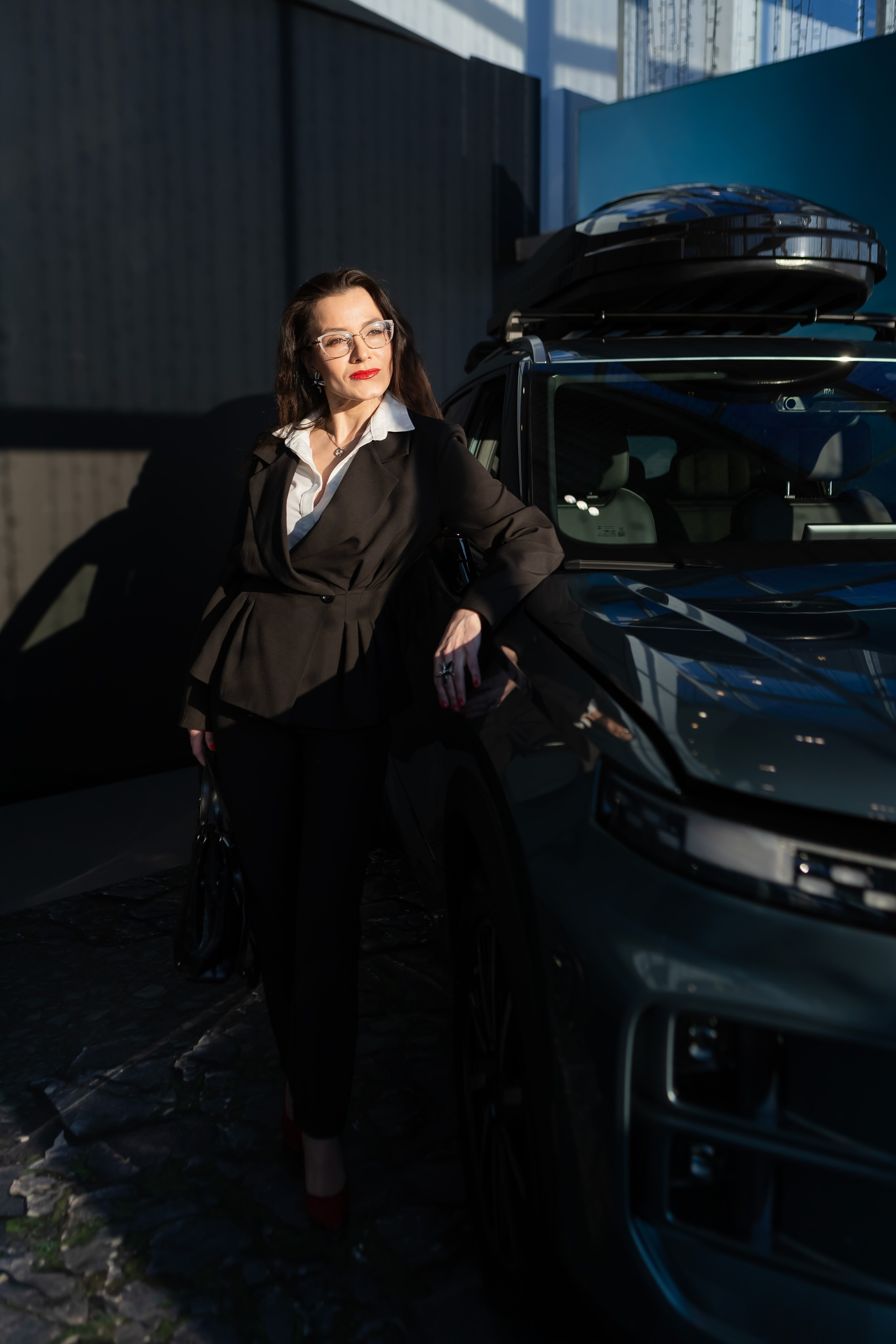 Рекламная фотосессия в ДЦ OMODA и JAECOO в Коломне. Фотограф в Коломне, Рязани, Москве. Готовность фото на следующий день