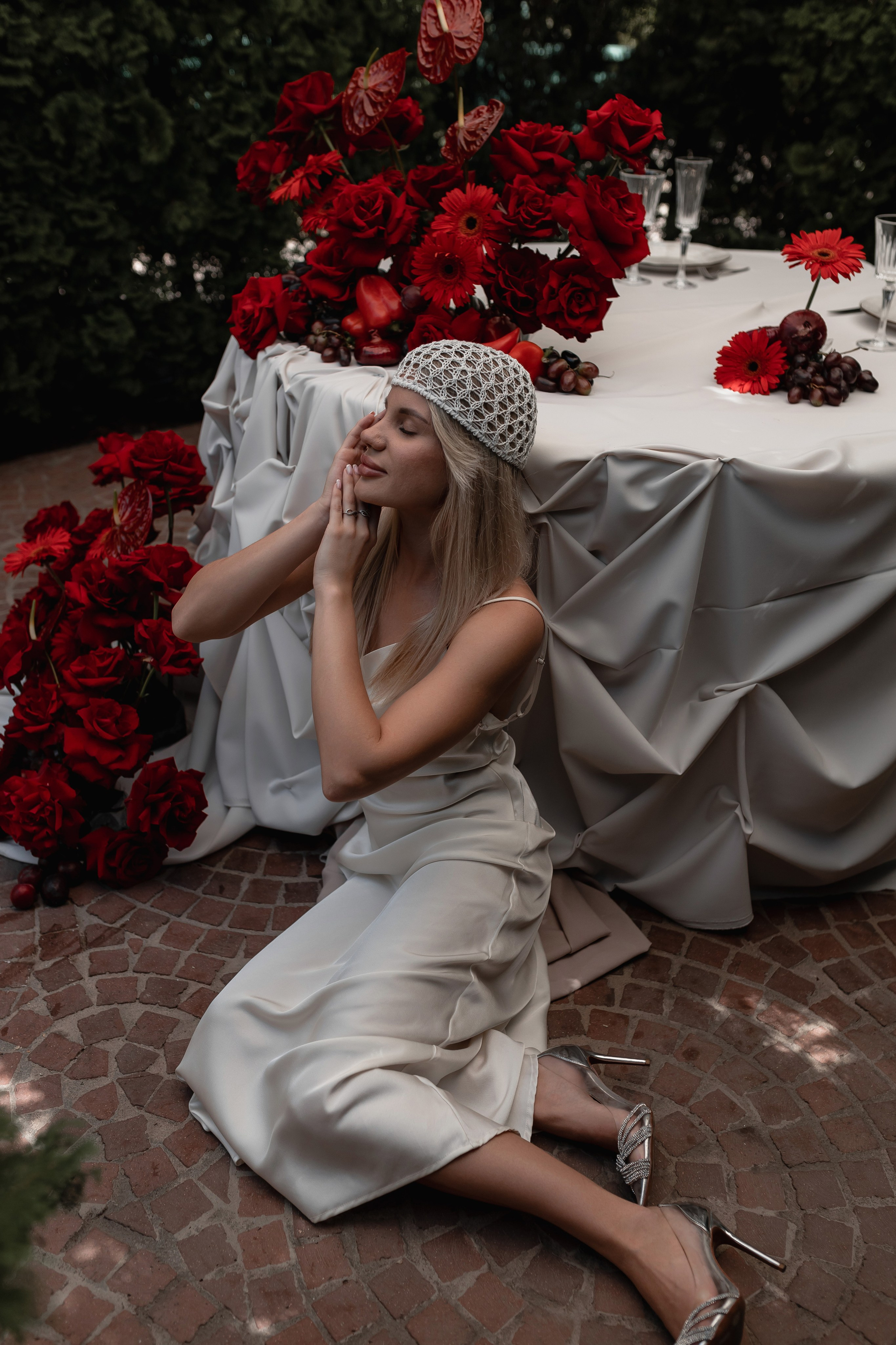 Фотодень с красным декором. Фотограф Трифон Мира