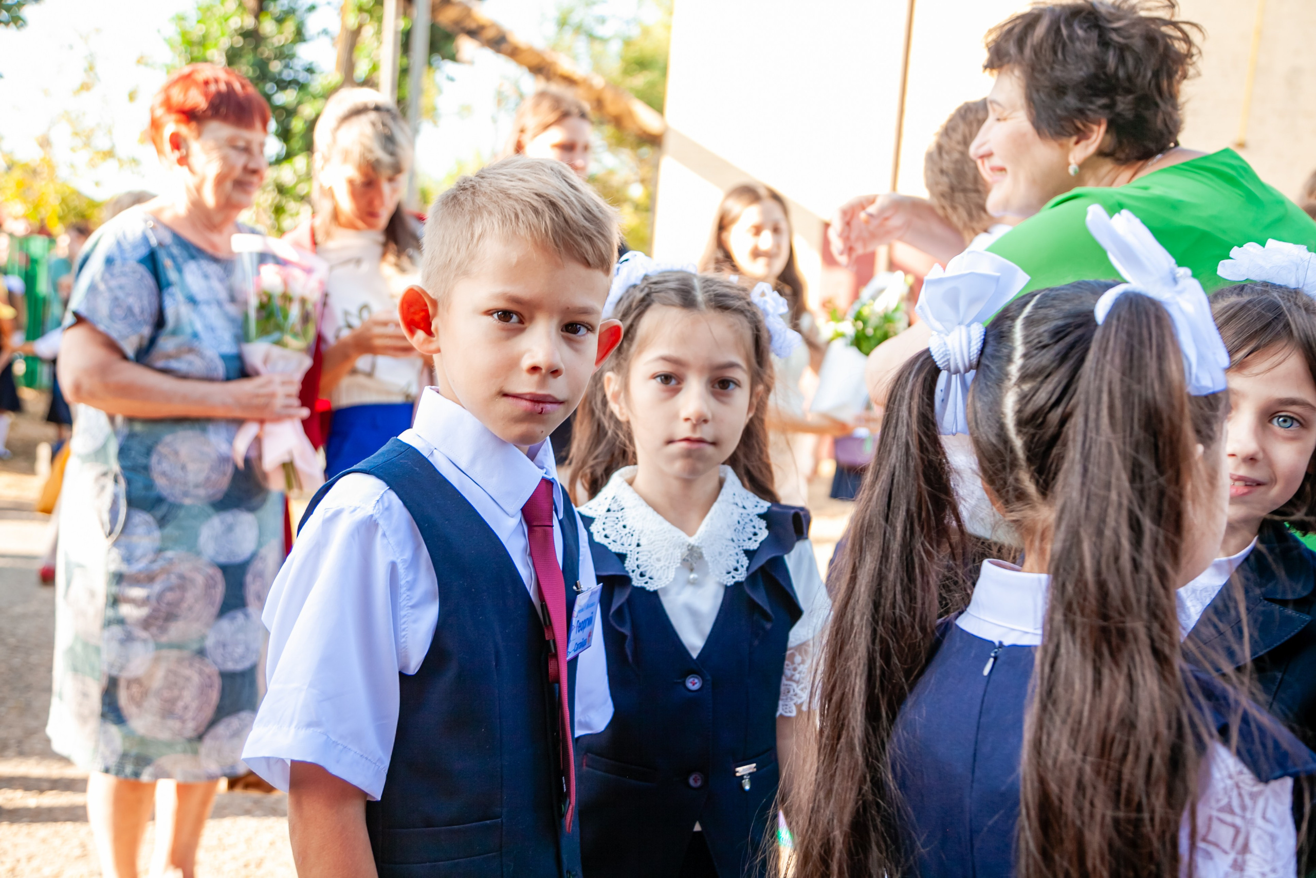 1 сентября линейка. Свадебный и семейный фотограф в Армавире