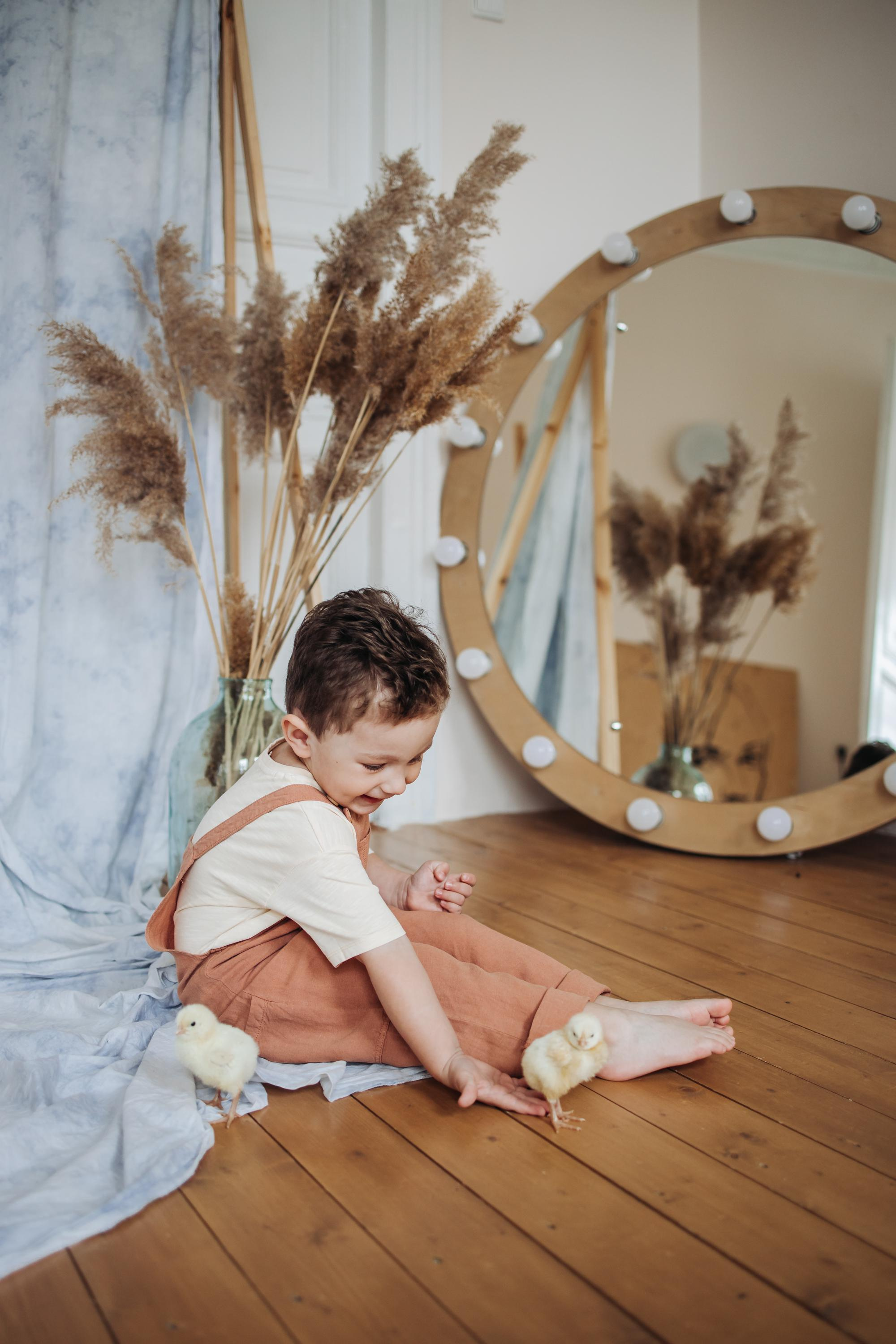 Матвей, Фотопроект «Цыплята», Самара. Семейный и свадебный фотограф Viva Photo