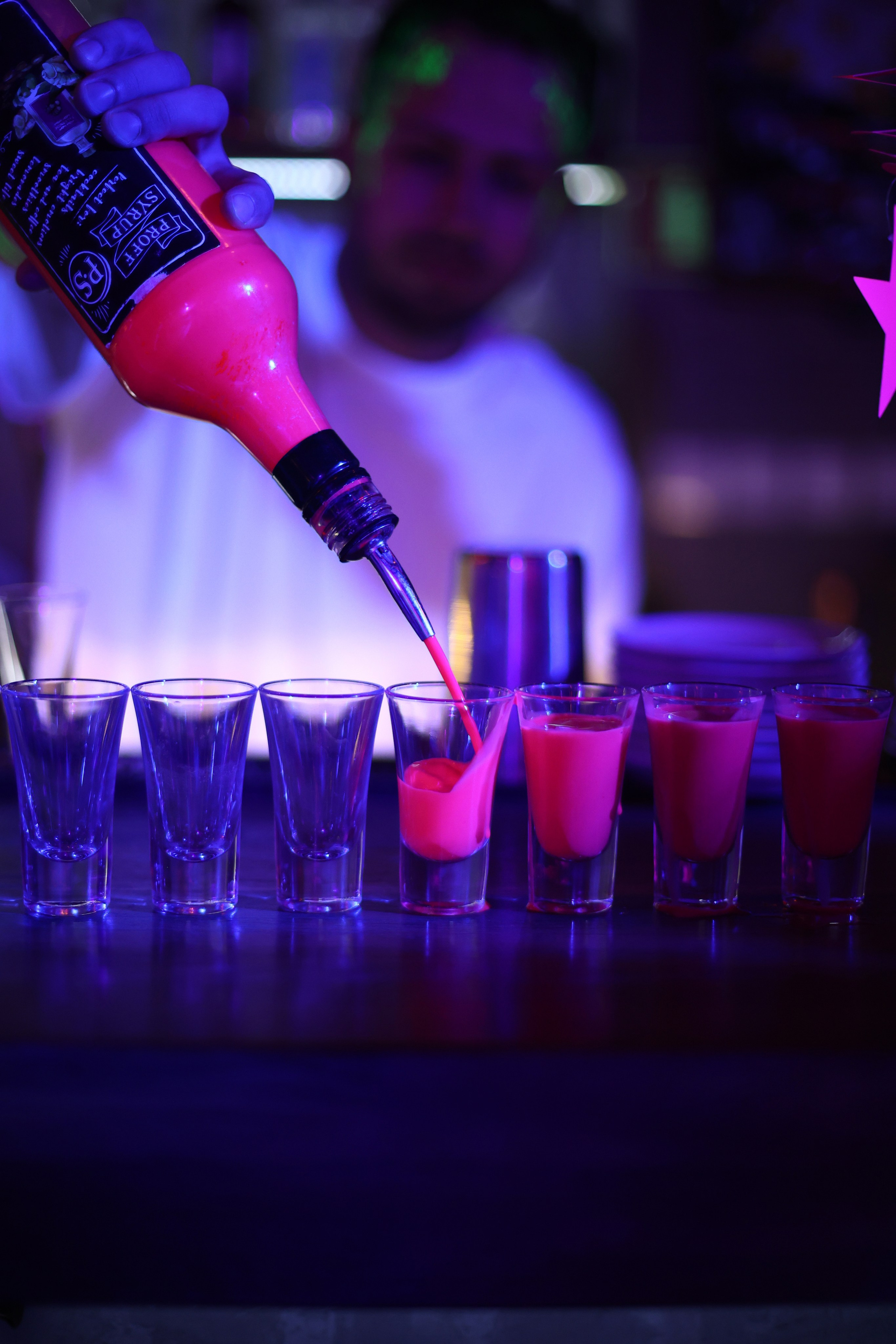 Neon Party 01.08.25. Мята Спортивная — Кальянная, караоке, бар в Минске