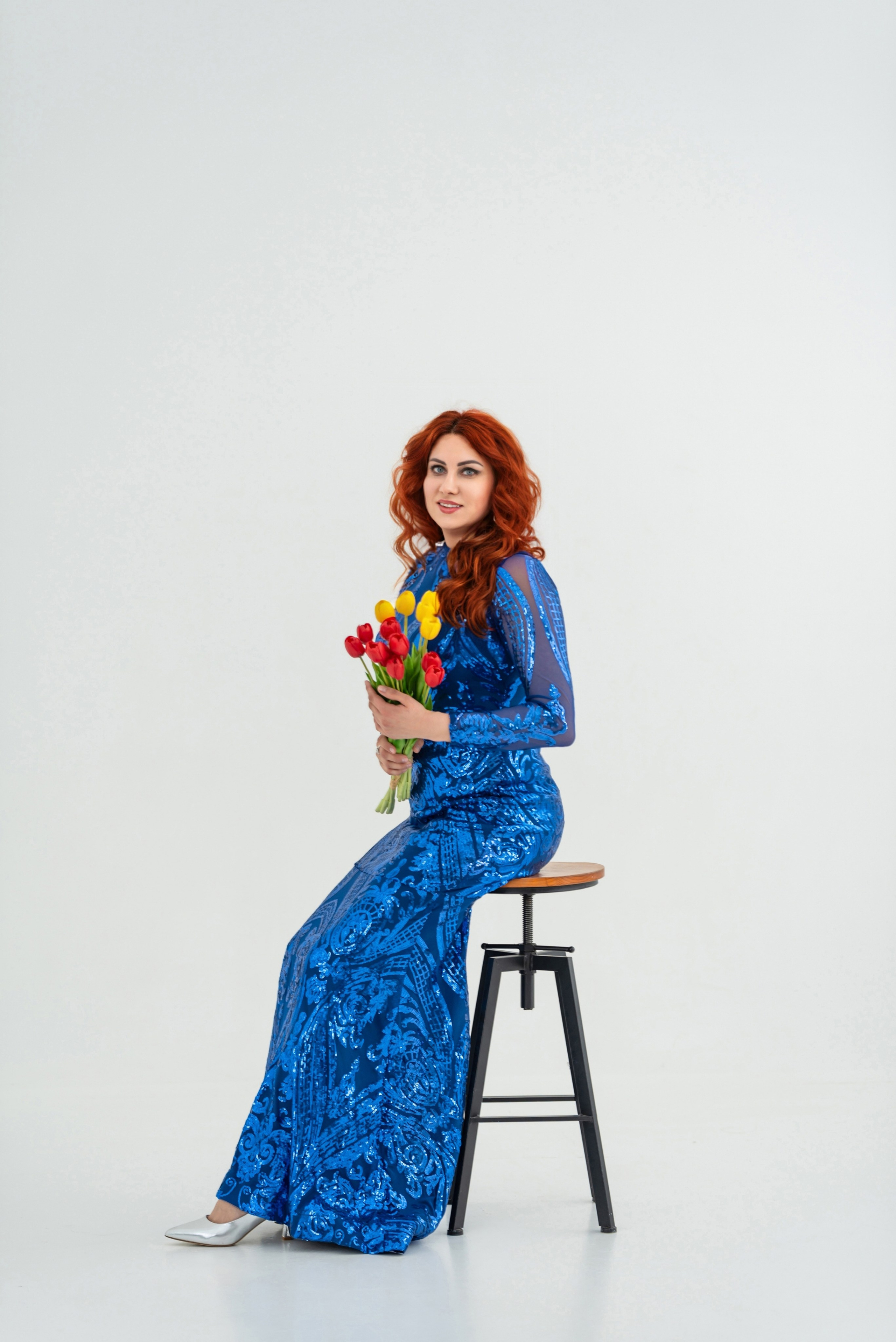 Платье силуэтное пайеточное синее на фотосессию в Иркутске