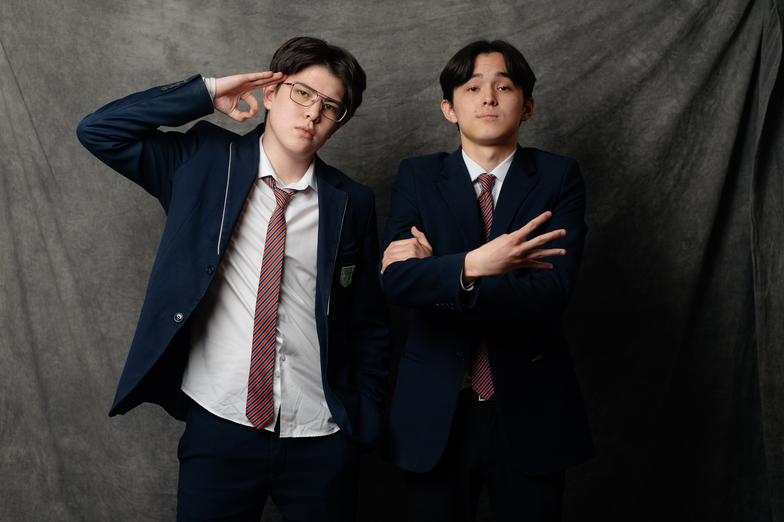 По двое. Выпускные альбомы в Нур-Султане (Астана) и по всему Казахстану