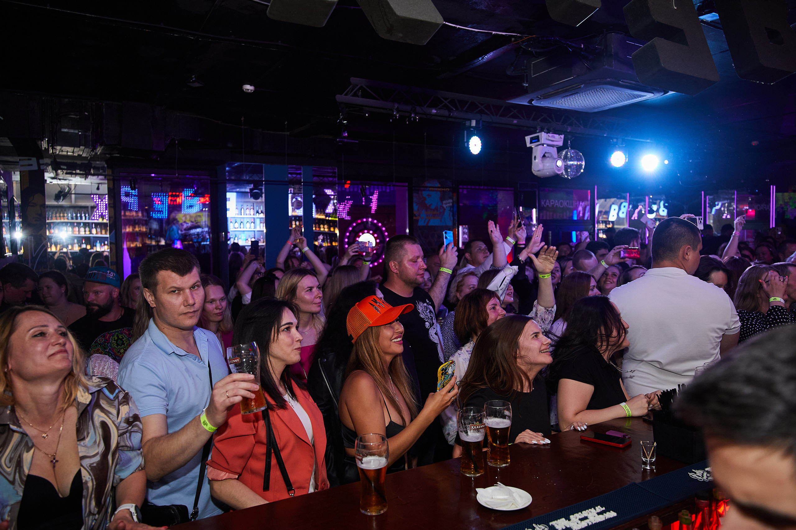 Выступление группы Фактор 2 в баре «Руки вверх». Репортажный Фотограф Москва Дарья Лунева