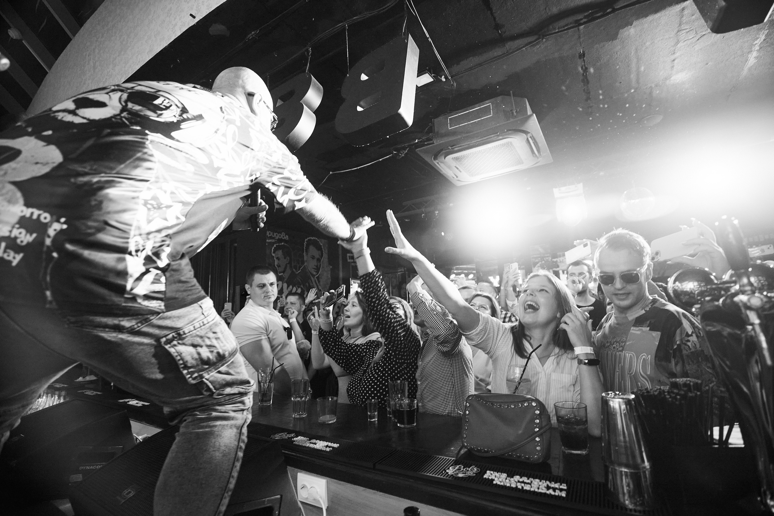 Выступление группы Фактор 2 в баре «Руки вверх». Репортажный Фотограф Москва Дарья Лунева