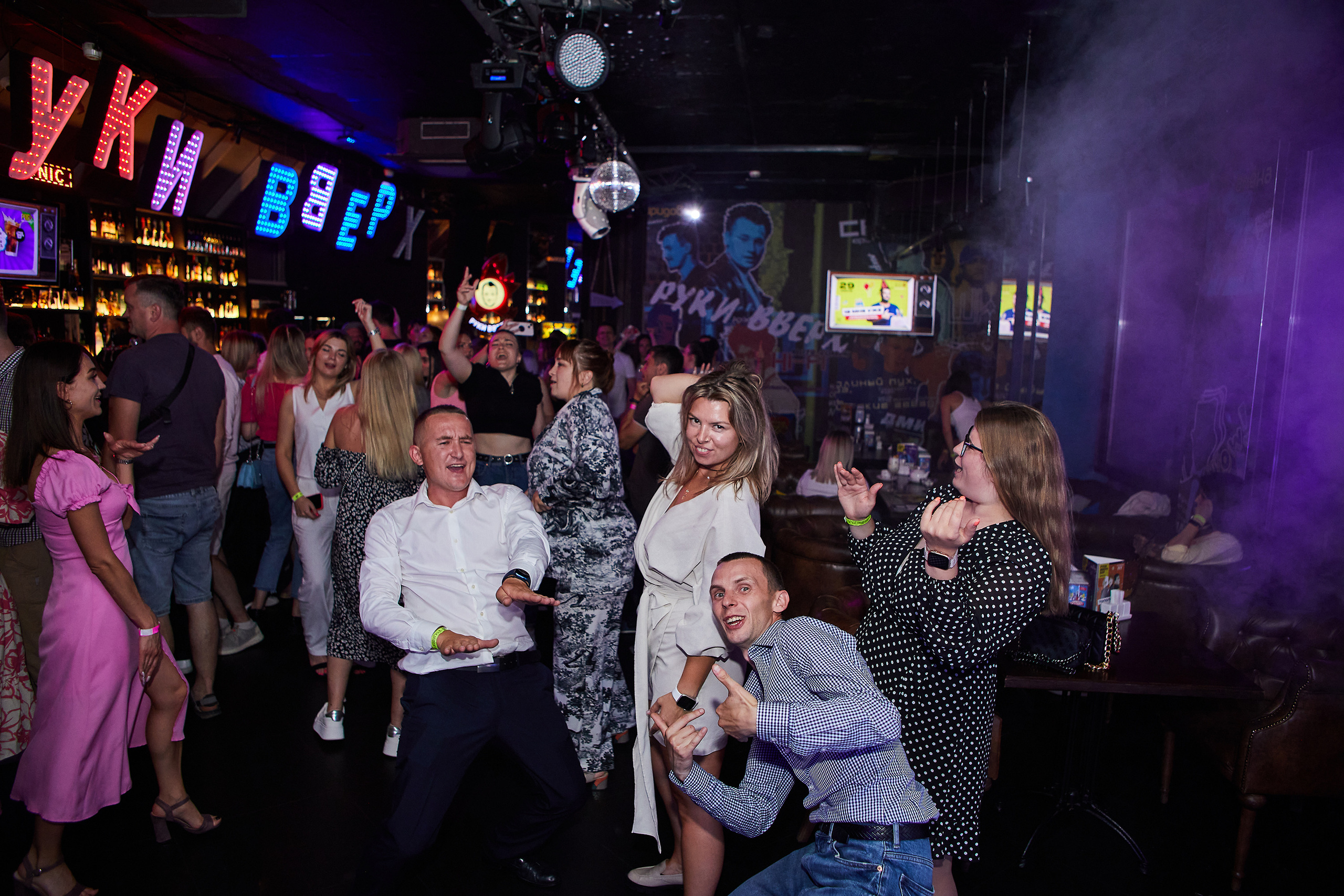 Выступление группы Фактор 2 в баре «Руки вверх». Репортажный Фотограф Москва Дарья Лунева