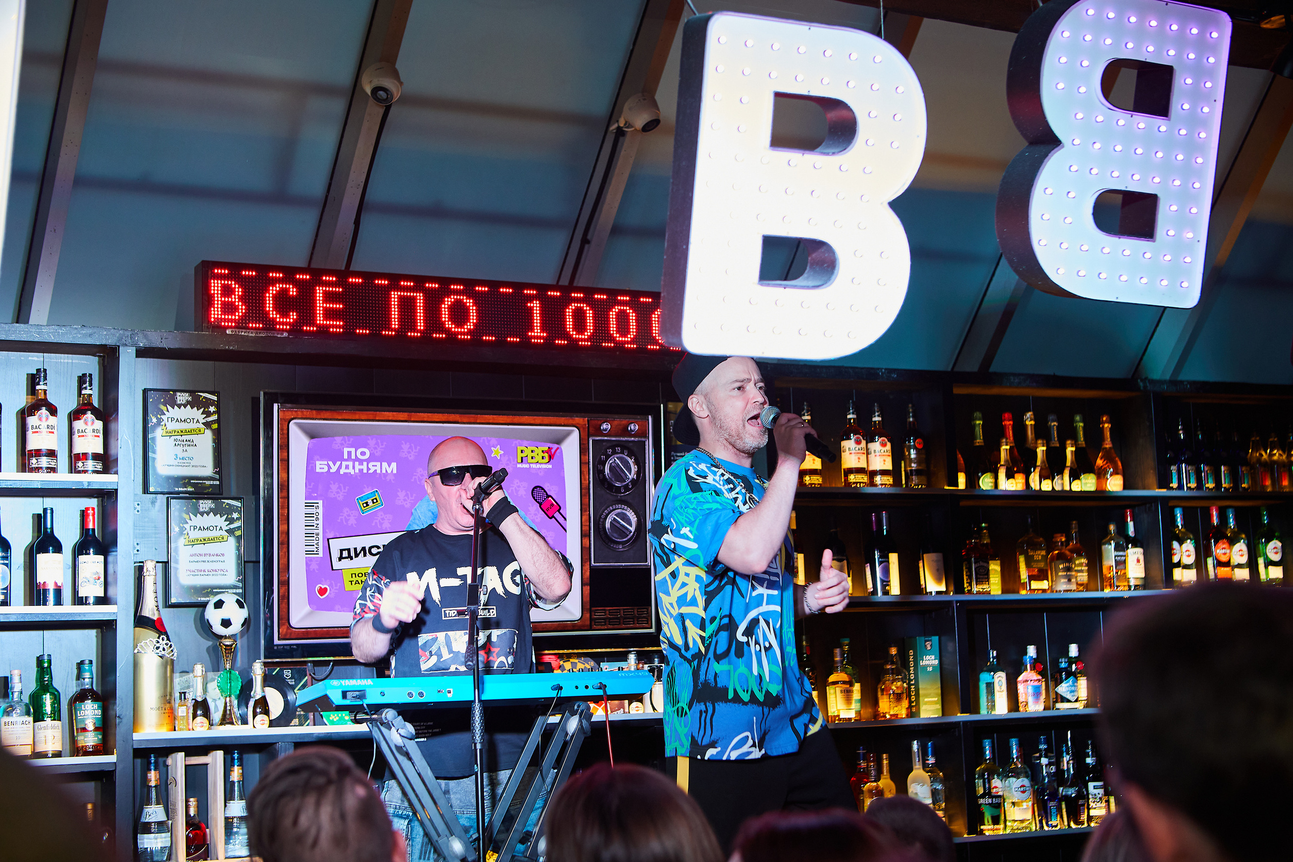 Выступление группы Фактор 2 в баре «Руки вверх». Репортажный Фотограф Москва Дарья Лунева
