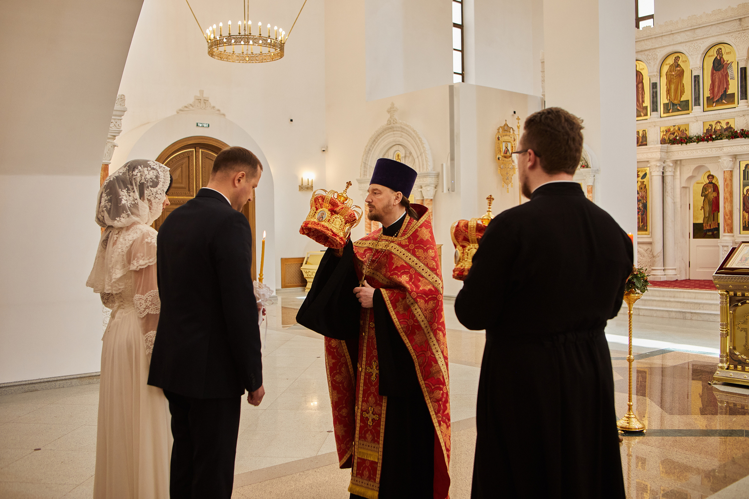 Венчание и Регистрация брака в Никольском храме. Репортажный Фотограф Москва Дарья Лунева