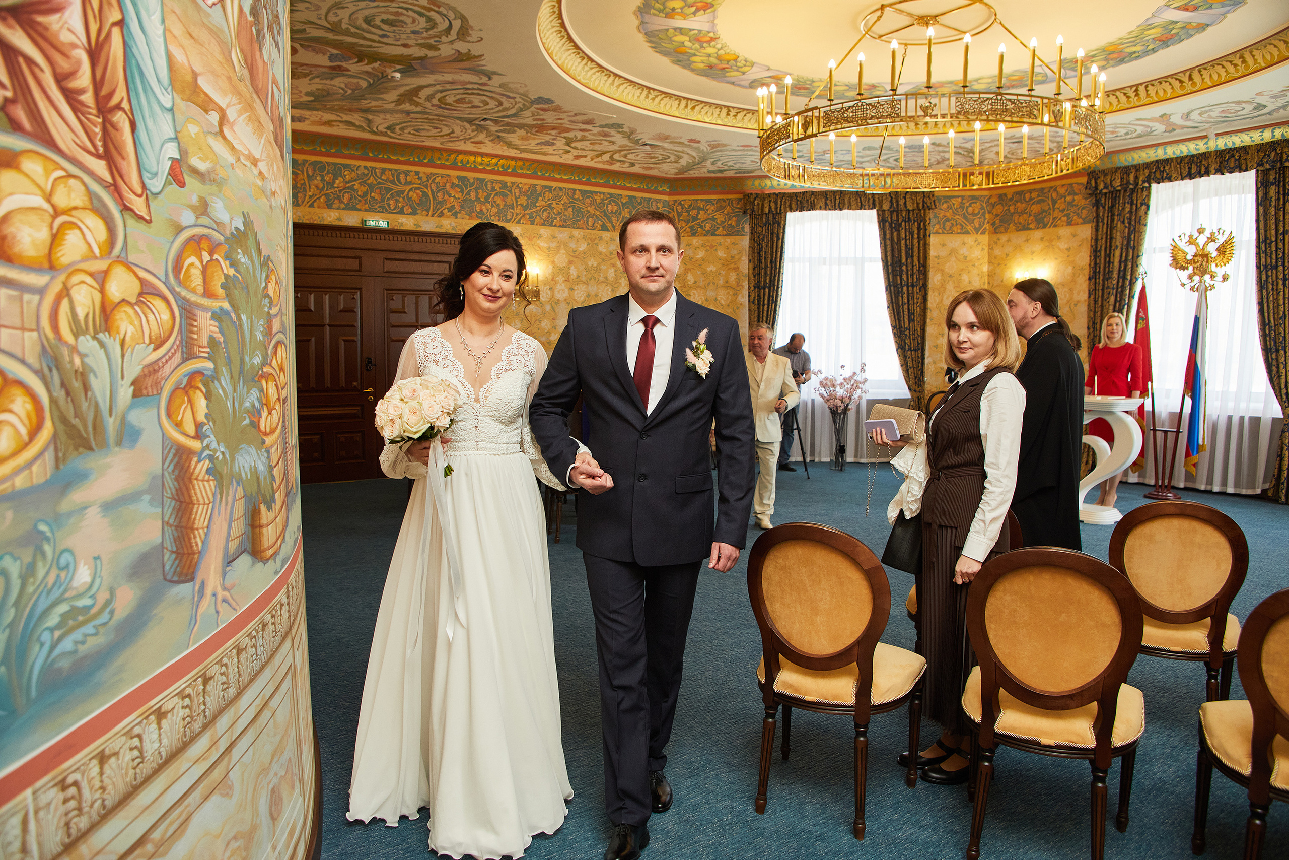 Венчание и Регистрация брака в Никольском храме. Репортажный Фотограф Москва Дарья Лунева