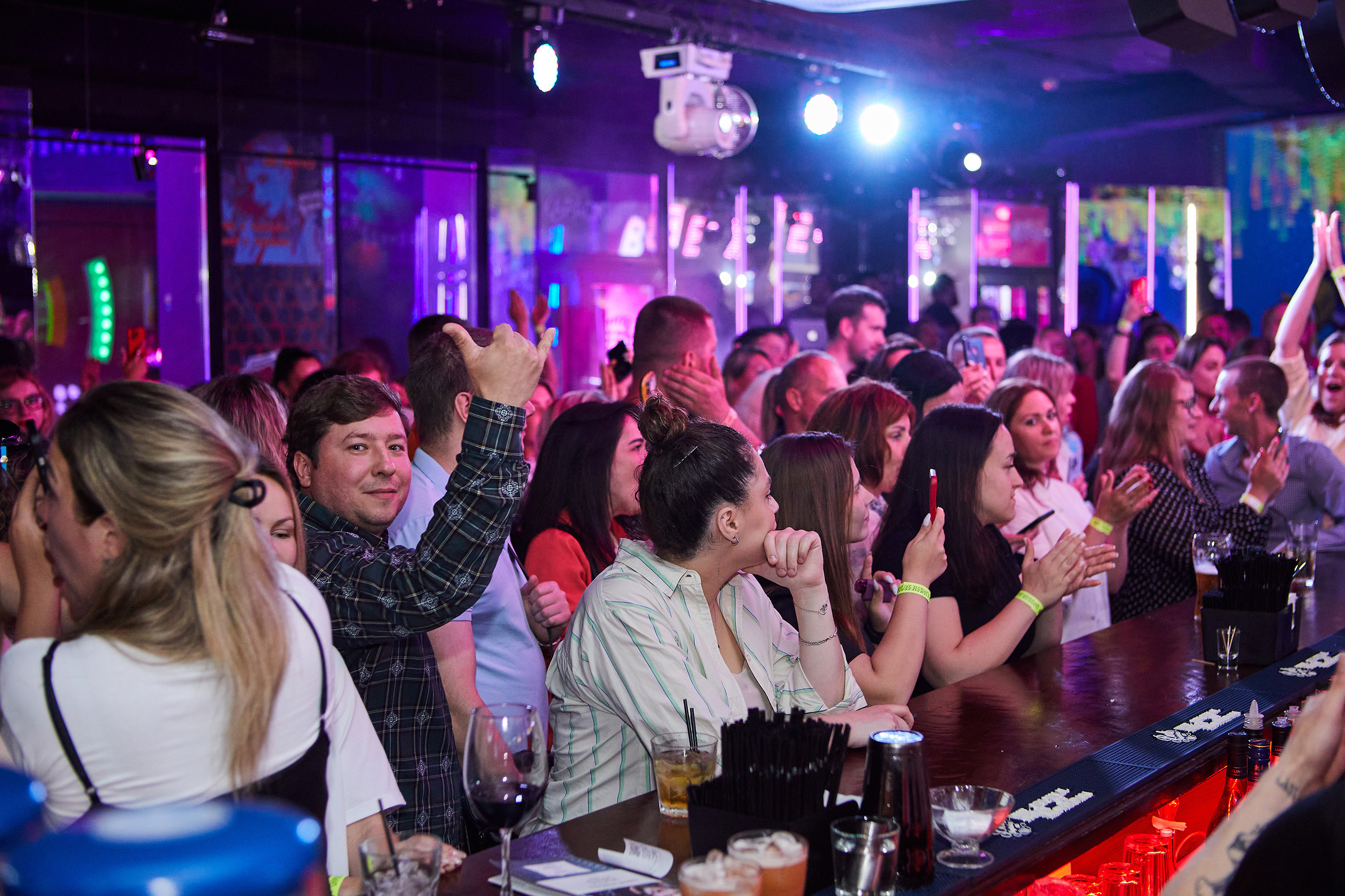 Выступление группы Фактор 2 в баре «Руки вверх». Репортажный Фотограф Москва Дарья Лунева