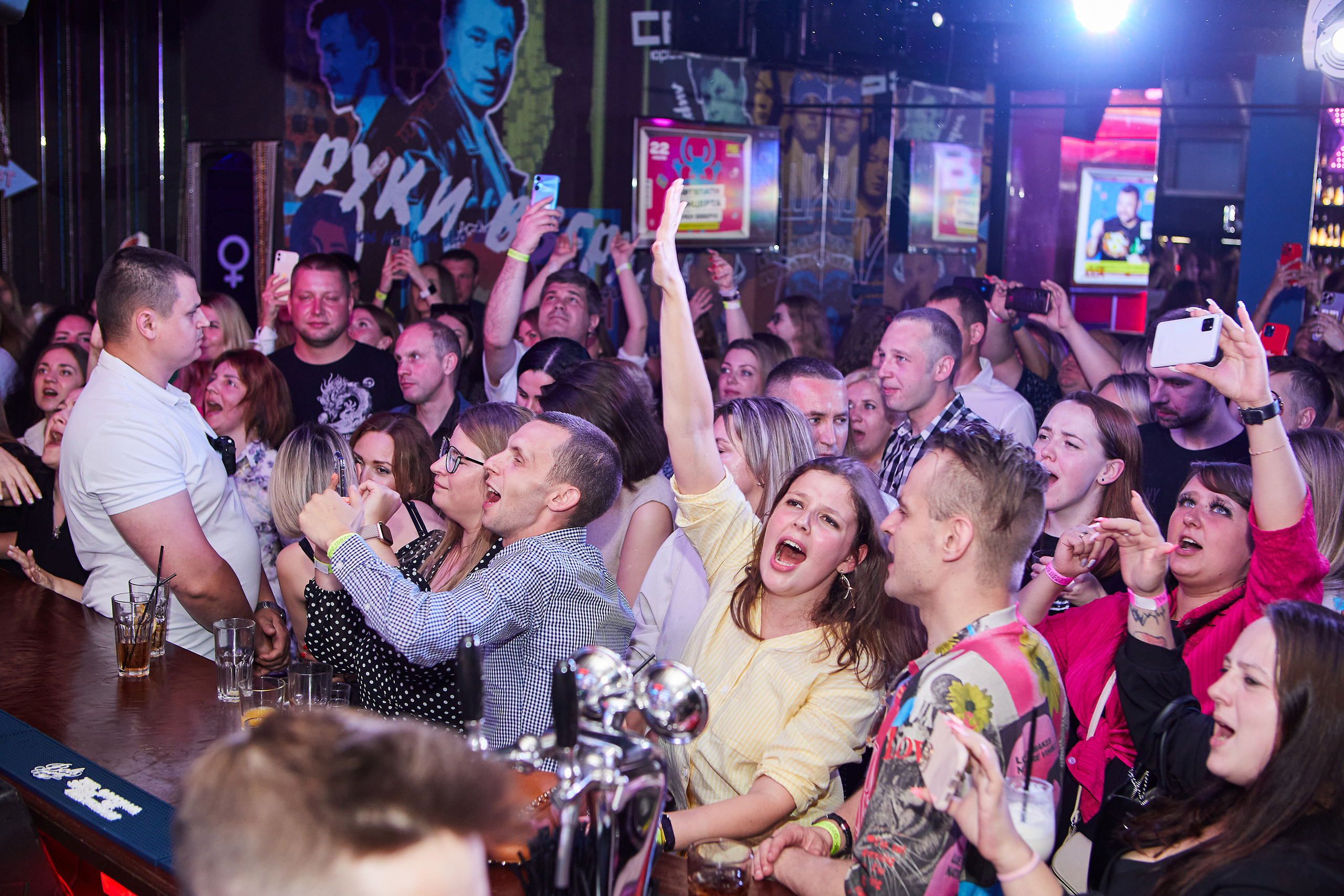Выступление группы Фактор 2 в баре «Руки вверх». Репортажный Фотограф Москва Дарья Лунева
