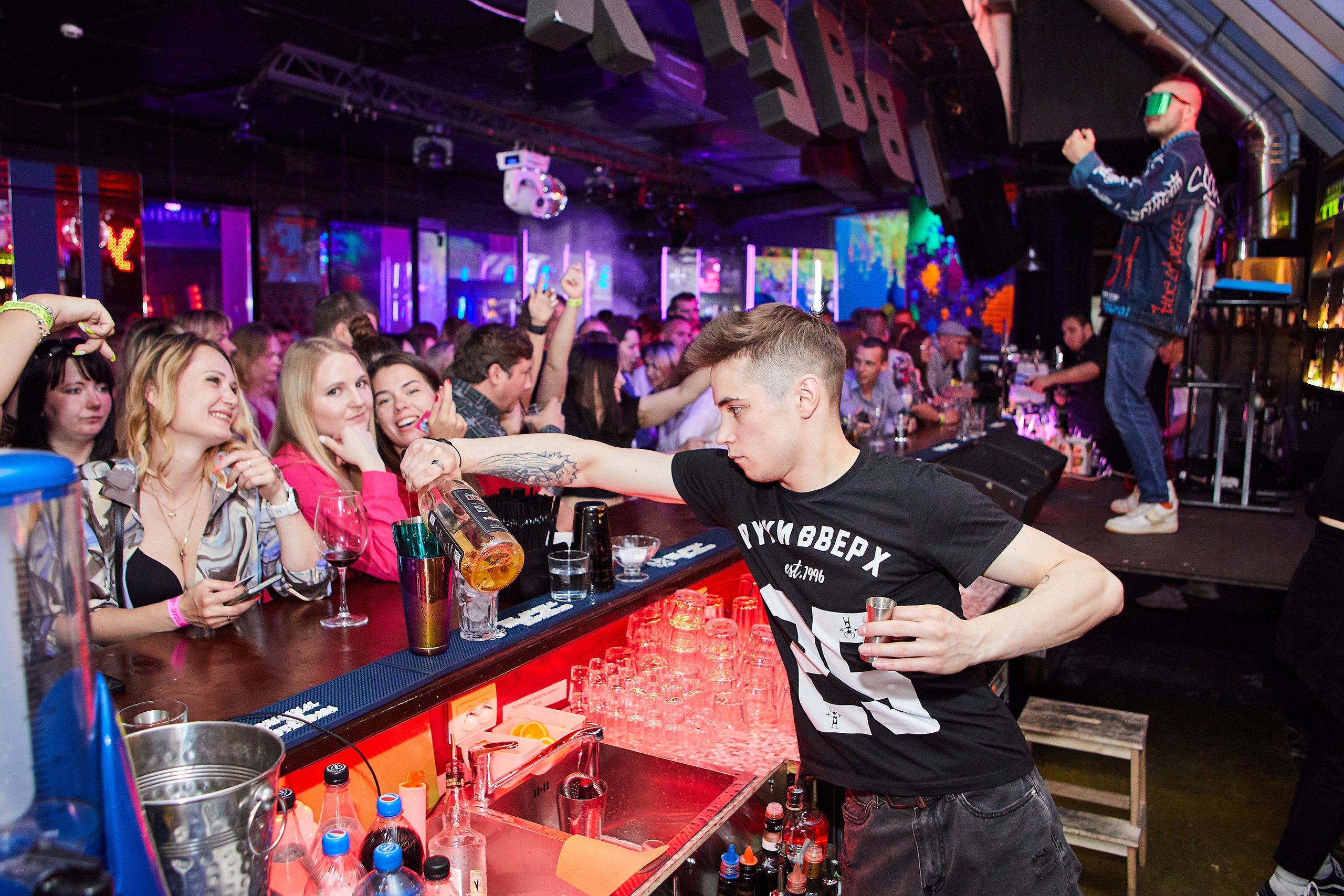 Выступление группы Фактор 2 в баре «Руки вверх». Репортажный Фотограф Москва Дарья Лунева