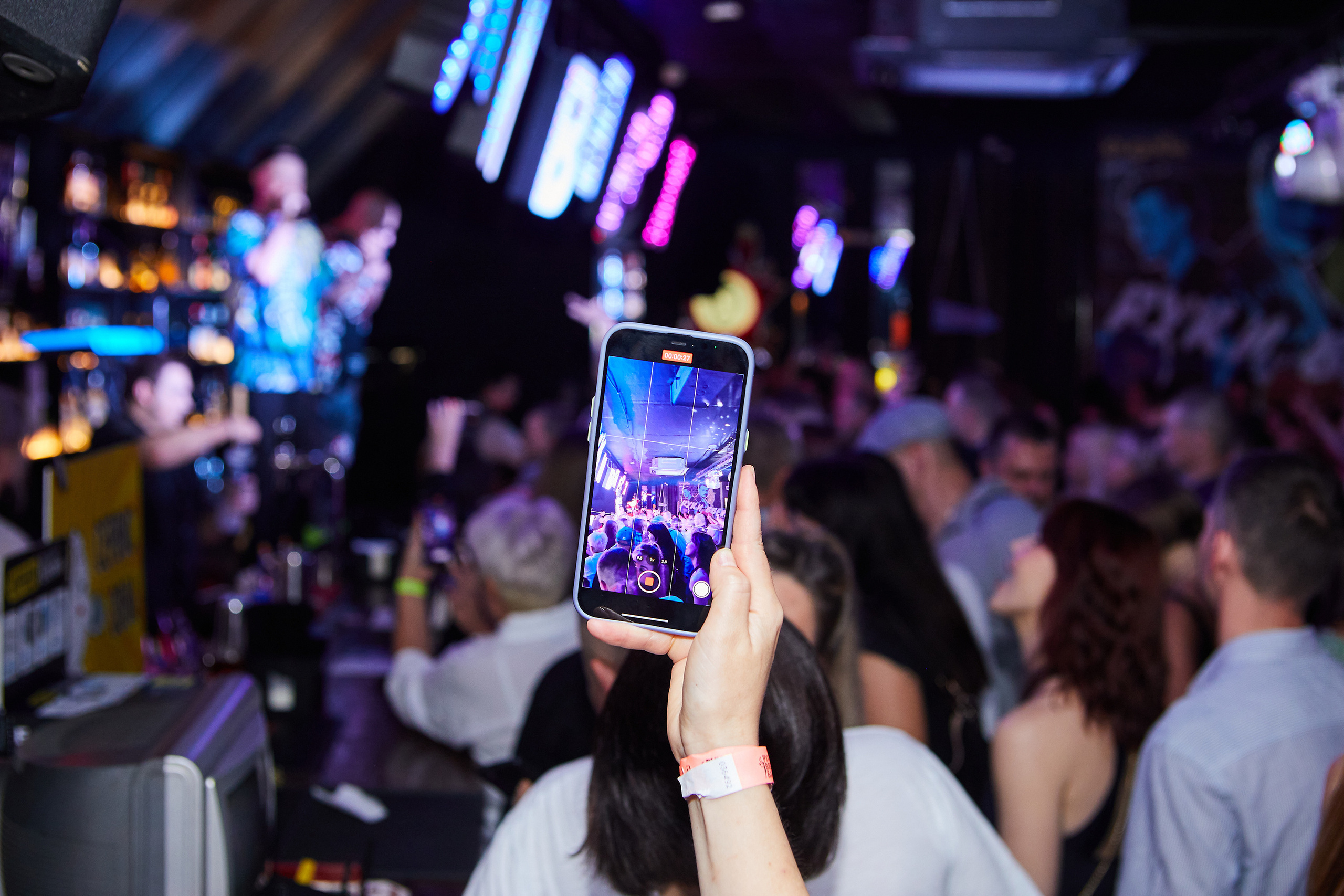 Выступление группы Фактор 2 в баре «Руки вверх». Репортажный Фотограф Москва Дарья Лунева