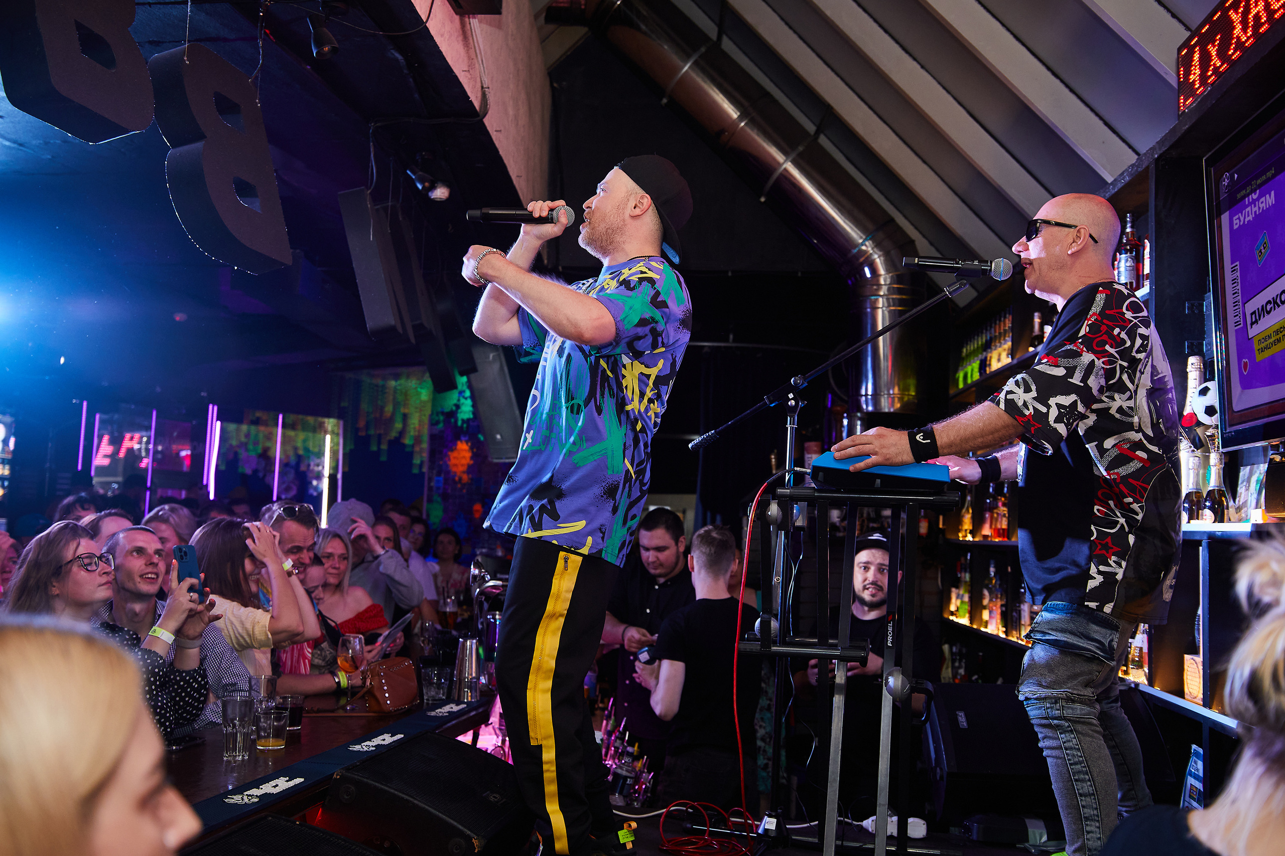 Выступление группы Фактор 2 в баре «Руки вверх». Репортажный Фотограф Москва Дарья Лунева