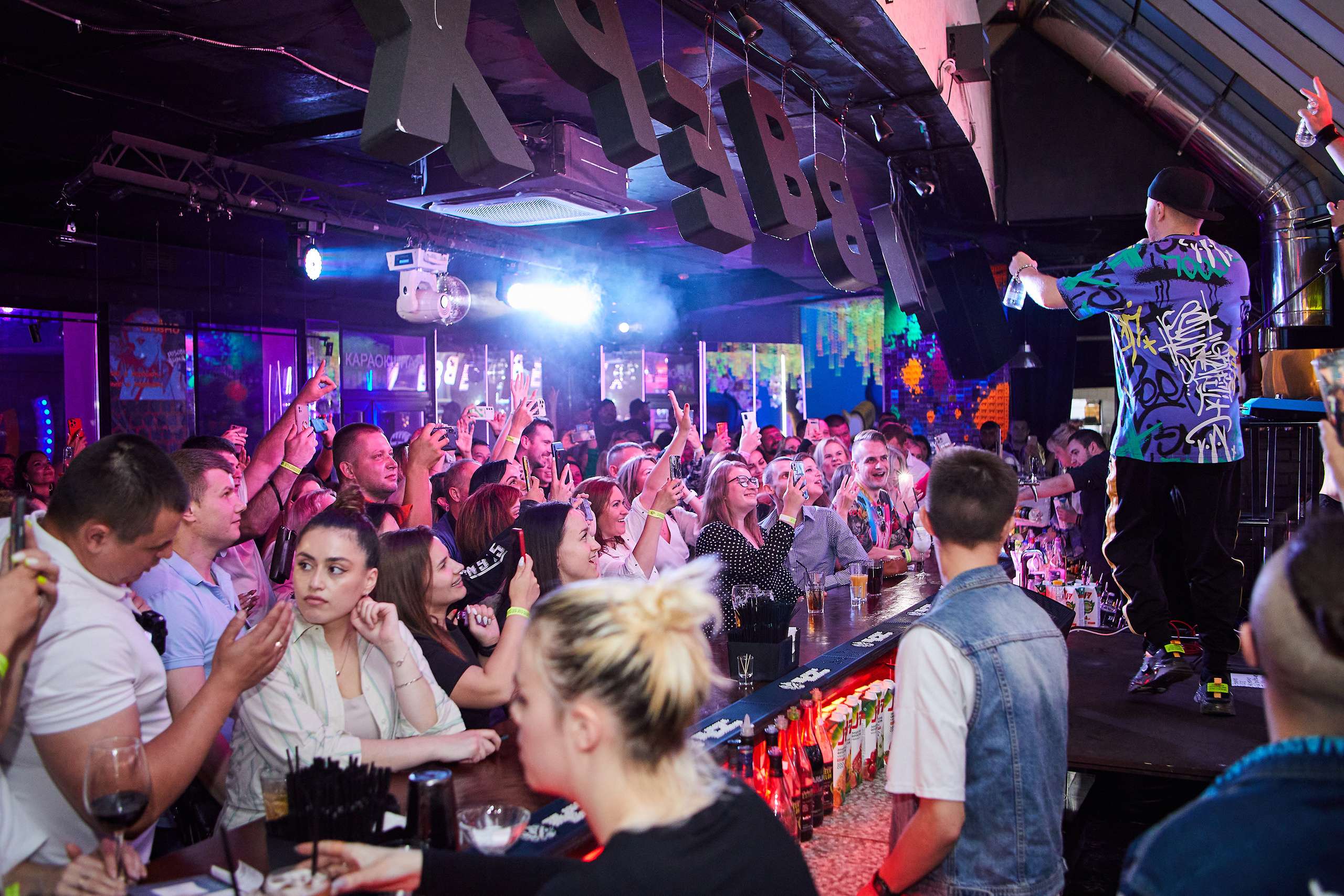 Выступление группы Фактор 2 в баре «Руки вверх». Репортажный Фотограф Москва Дарья Лунева