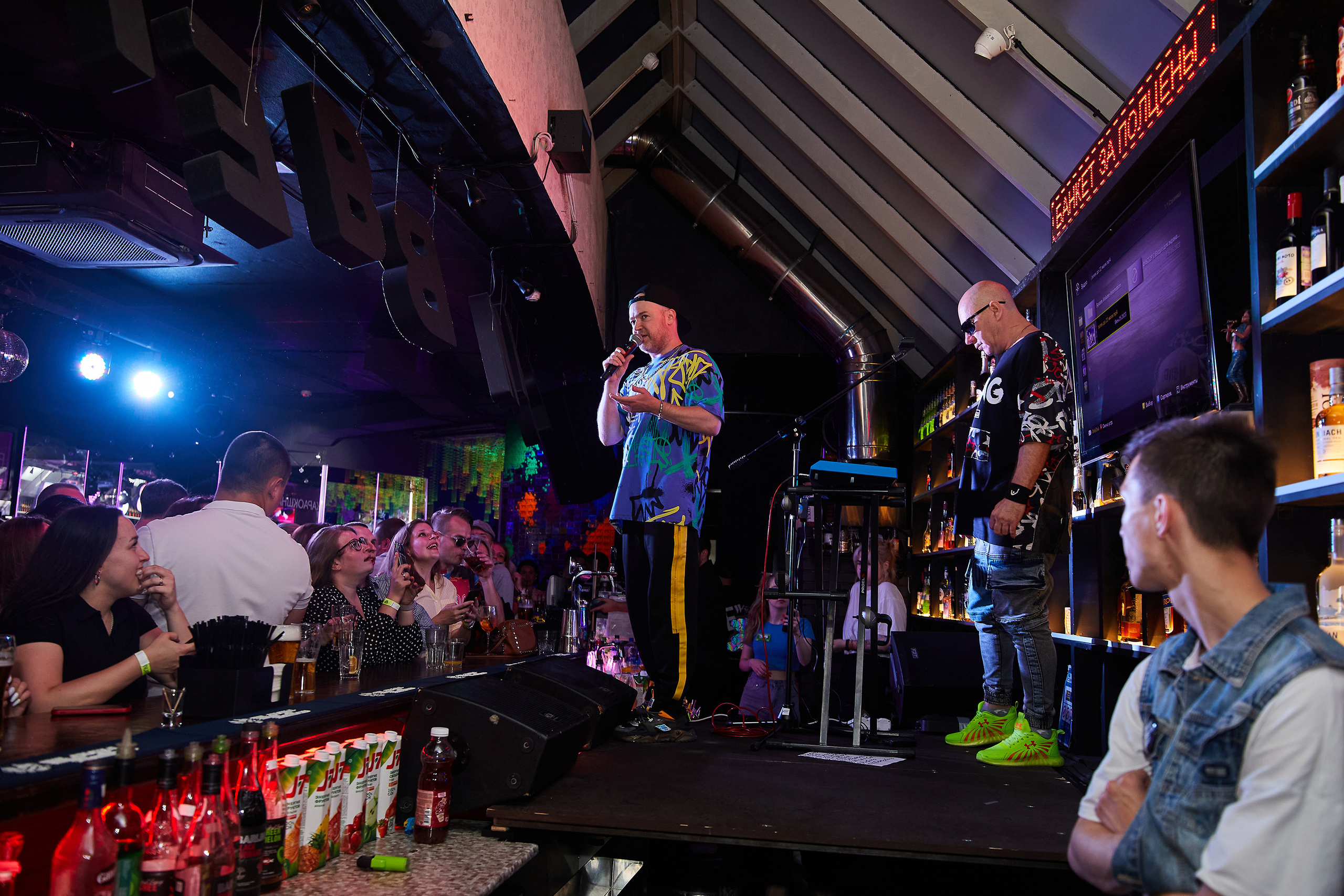 Выступление группы Фактор 2 в баре «Руки вверх». Репортажный Фотограф Москва Дарья Лунева