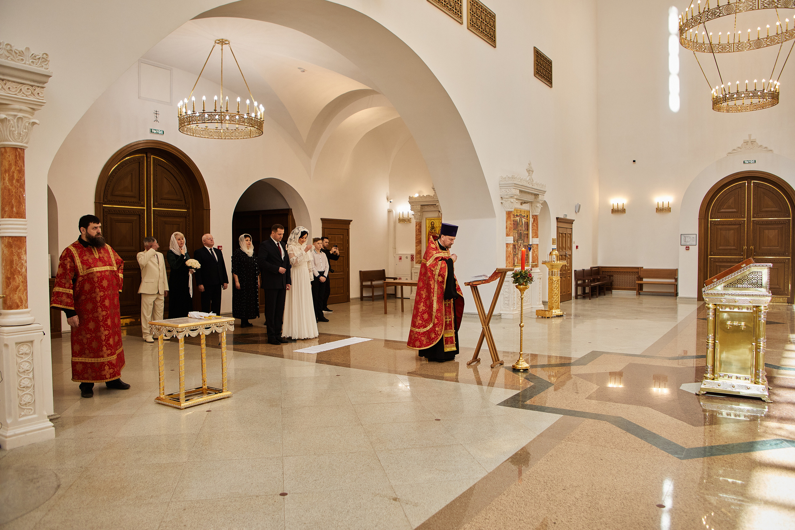 Венчание и Регистрация брака в Никольском храме. Репортажный Фотограф Москва Дарья Лунева