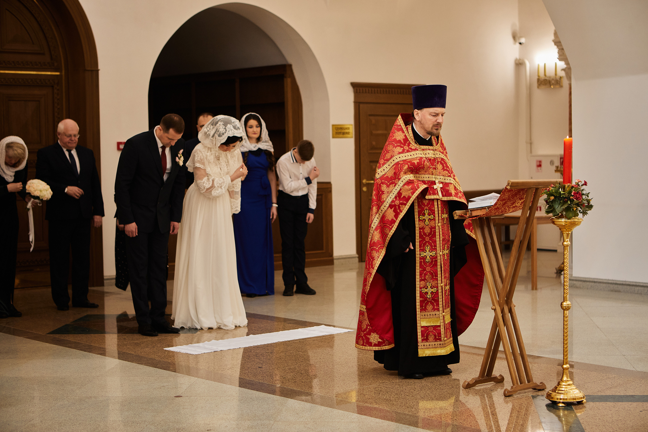Венчание и Регистрация брака в Никольском храме. Репортажный Фотограф Москва Дарья Лунева