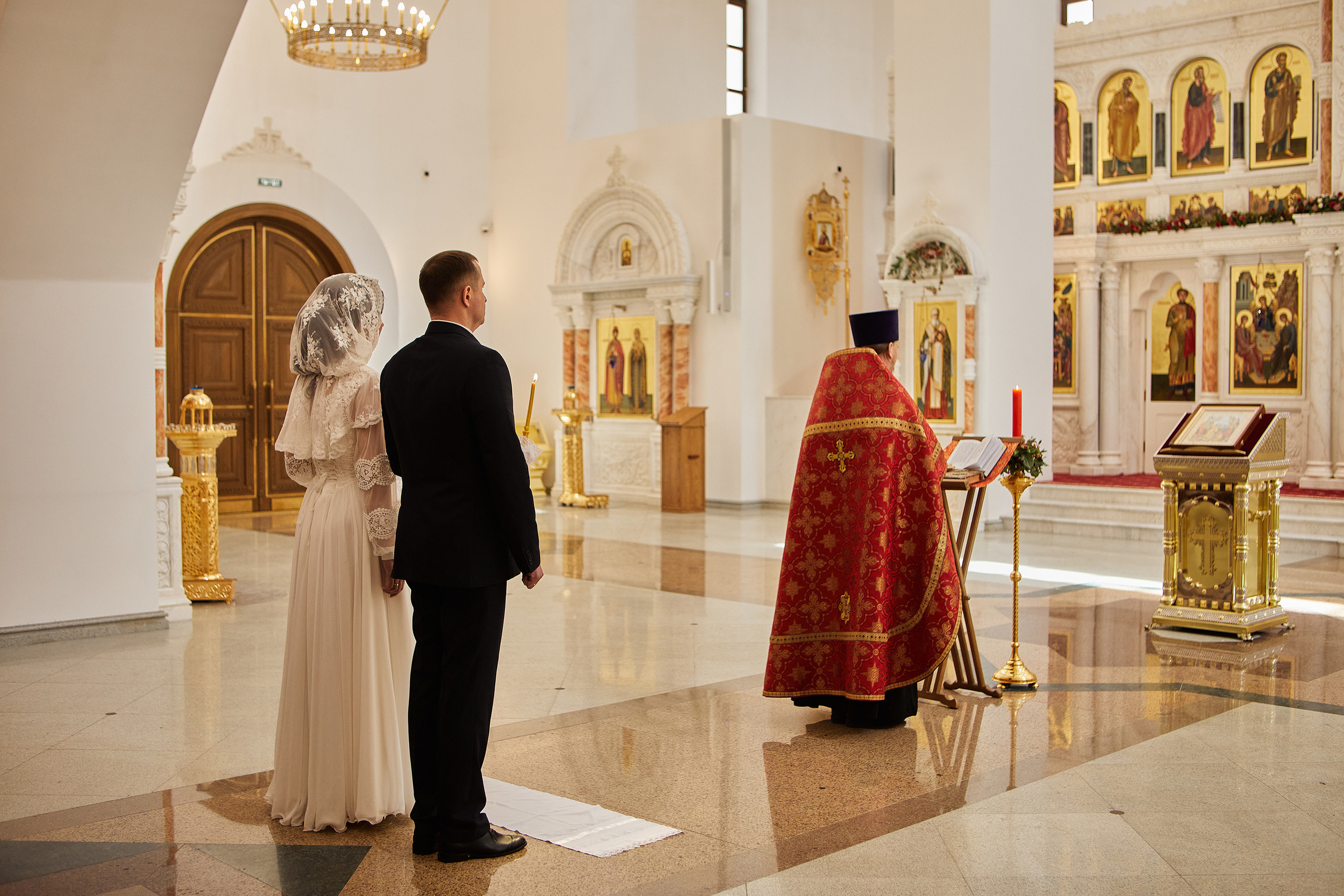 Венчание и Регистрация брака в Никольском храме. Репортажный Фотограф Москва Дарья Лунева