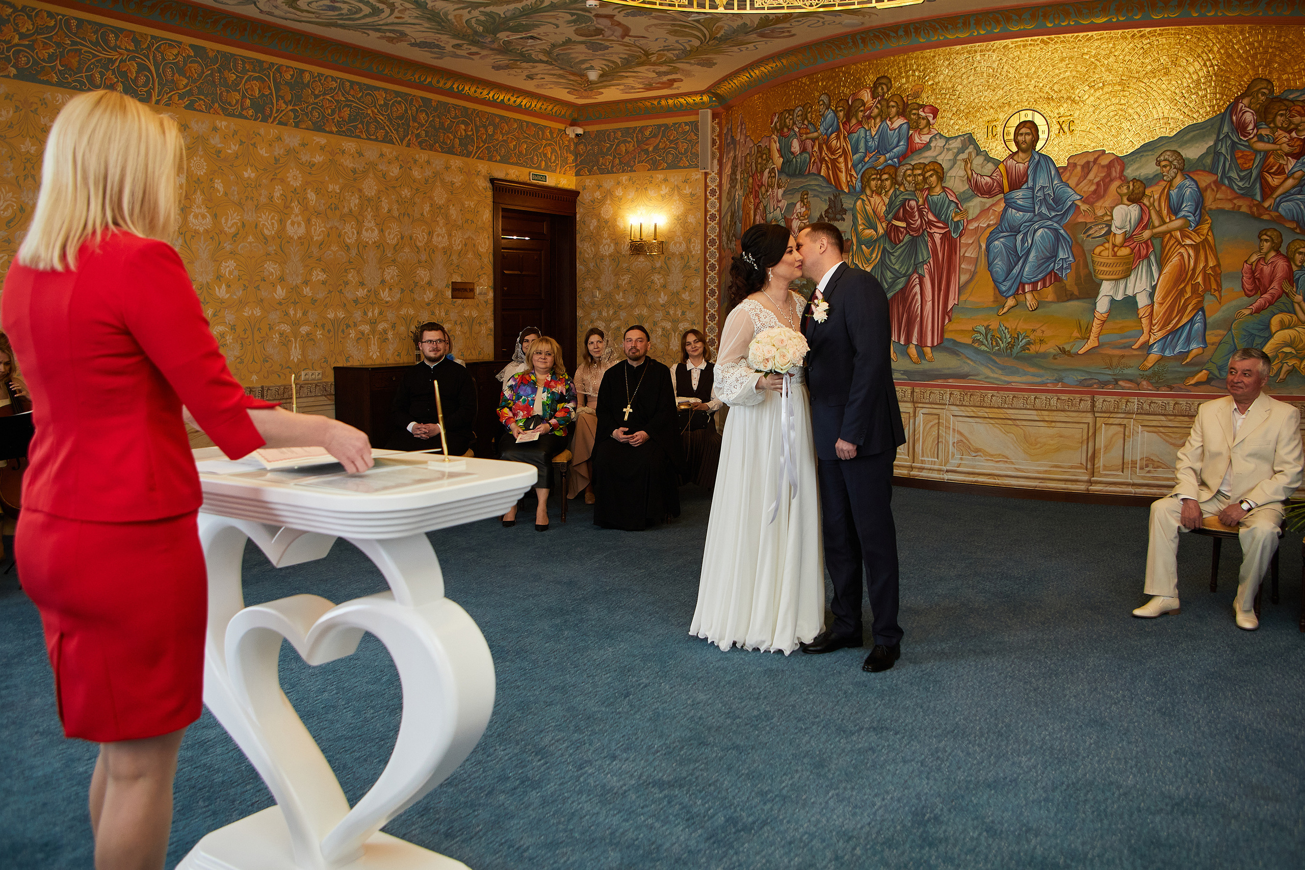 Венчание и Регистрация брака в Никольском храме. Репортажный Фотограф Москва Дарья Лунева