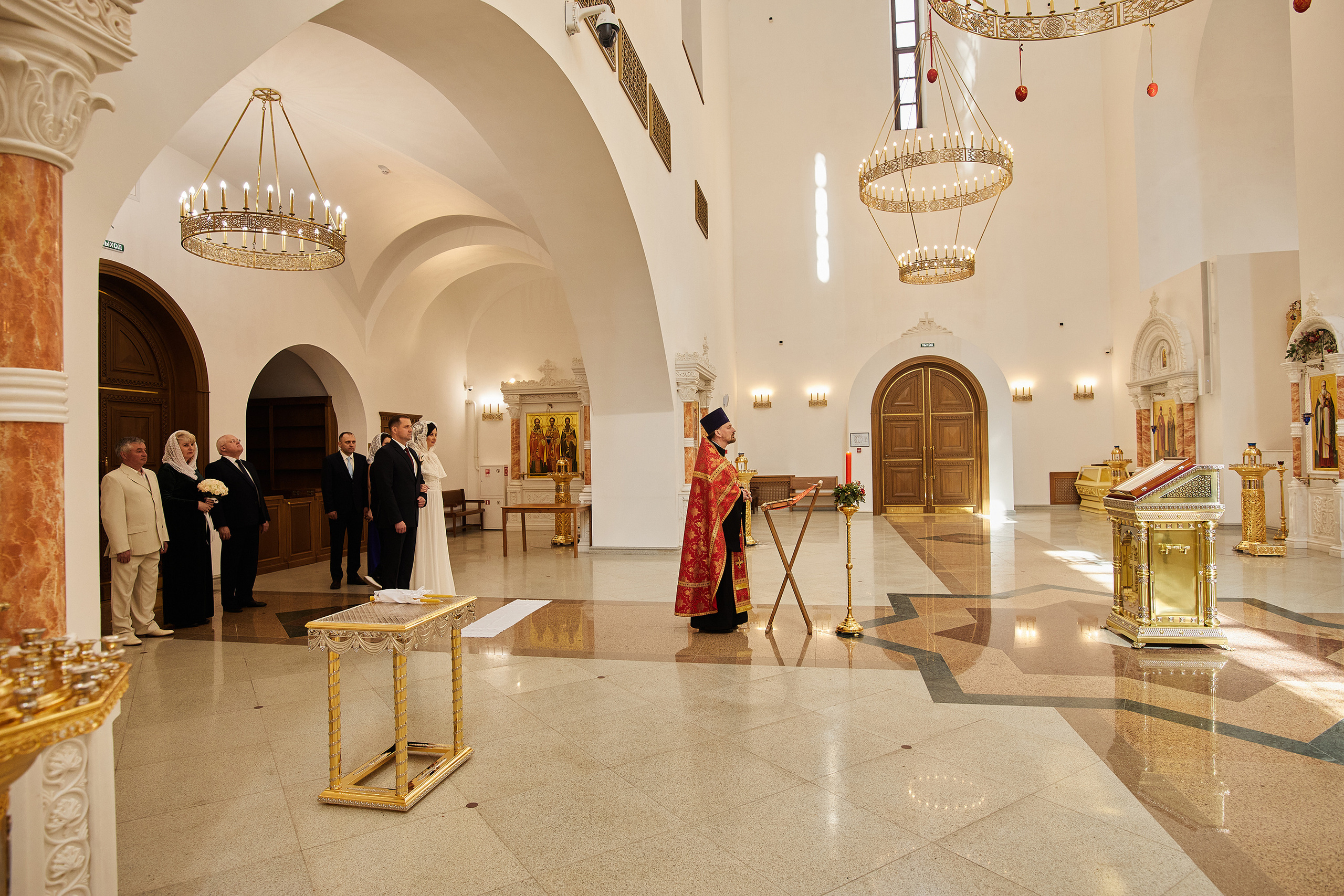 Венчание и Регистрация брака в Никольском храме. Репортажный Фотограф Москва Дарья Лунева