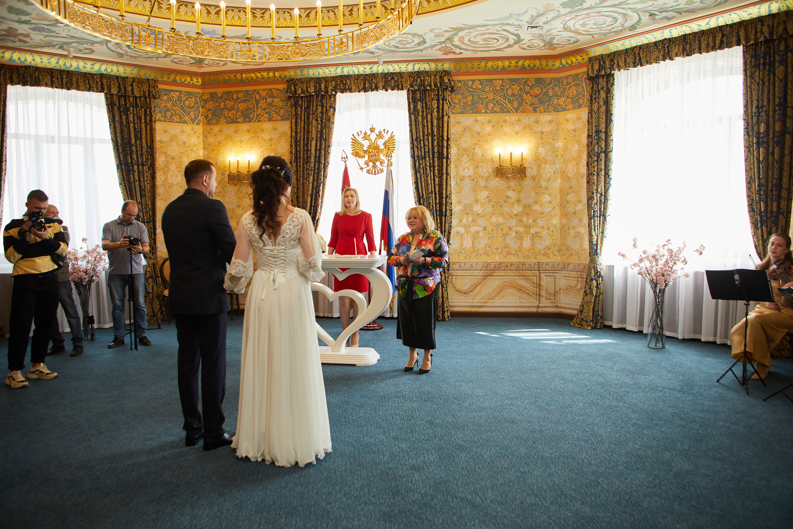 Венчание и Регистрация брака в Никольском храме. Репортажный Фотограф Москва Дарья Лунева