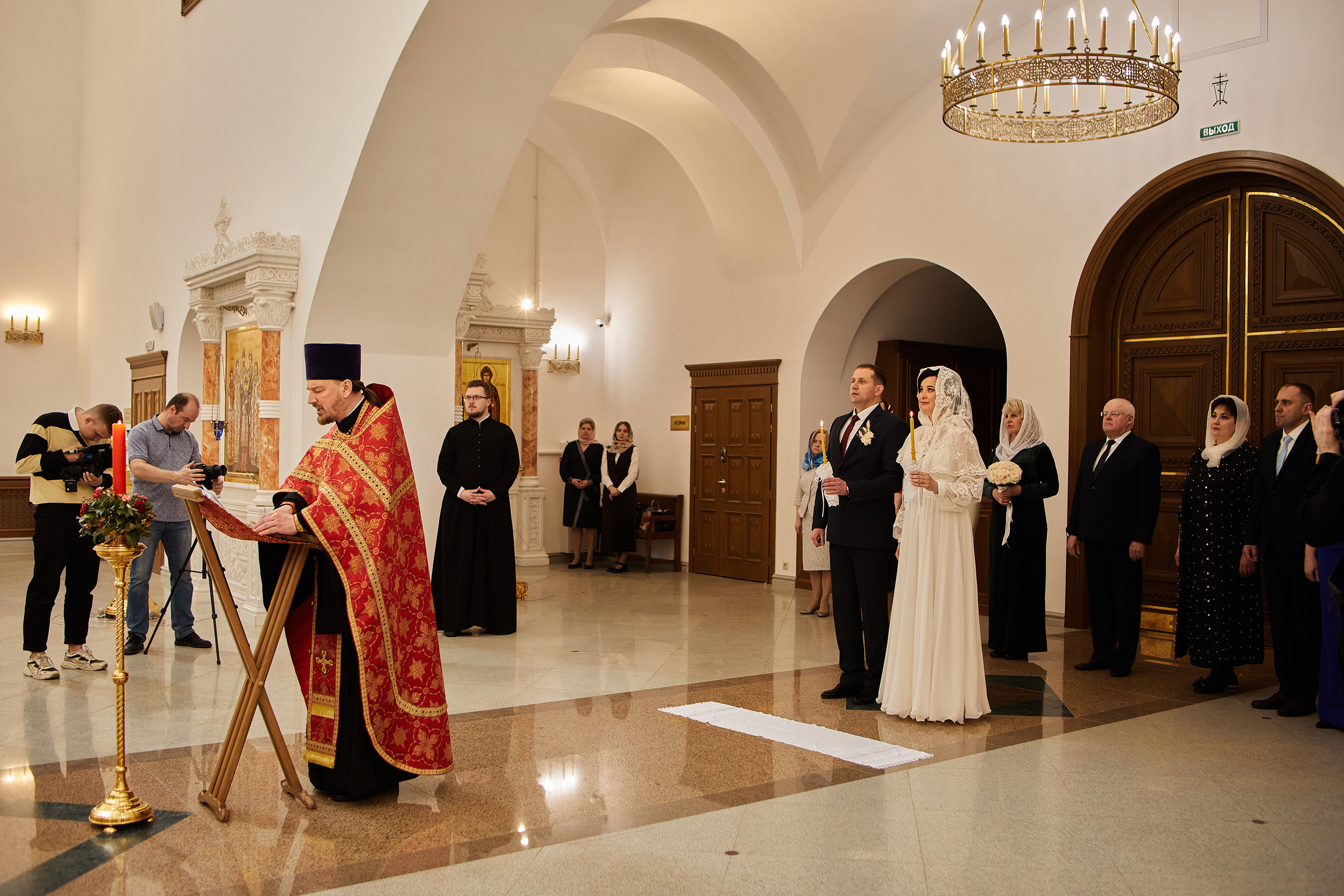 Венчание и Регистрация брака в Никольском храме. Репортажный Фотограф Москва Дарья Лунева