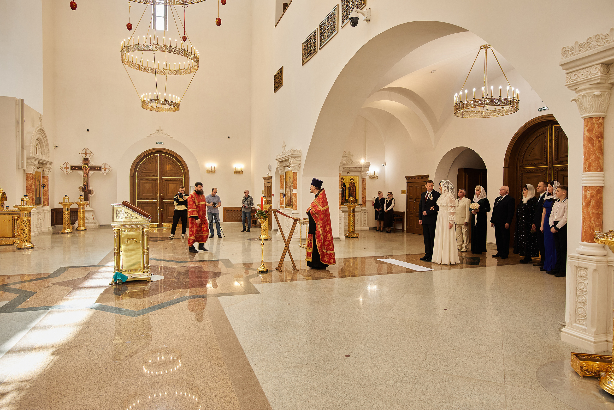 Венчание и Регистрация брака в Никольском храме. Репортажный Фотограф Москва Дарья Лунева