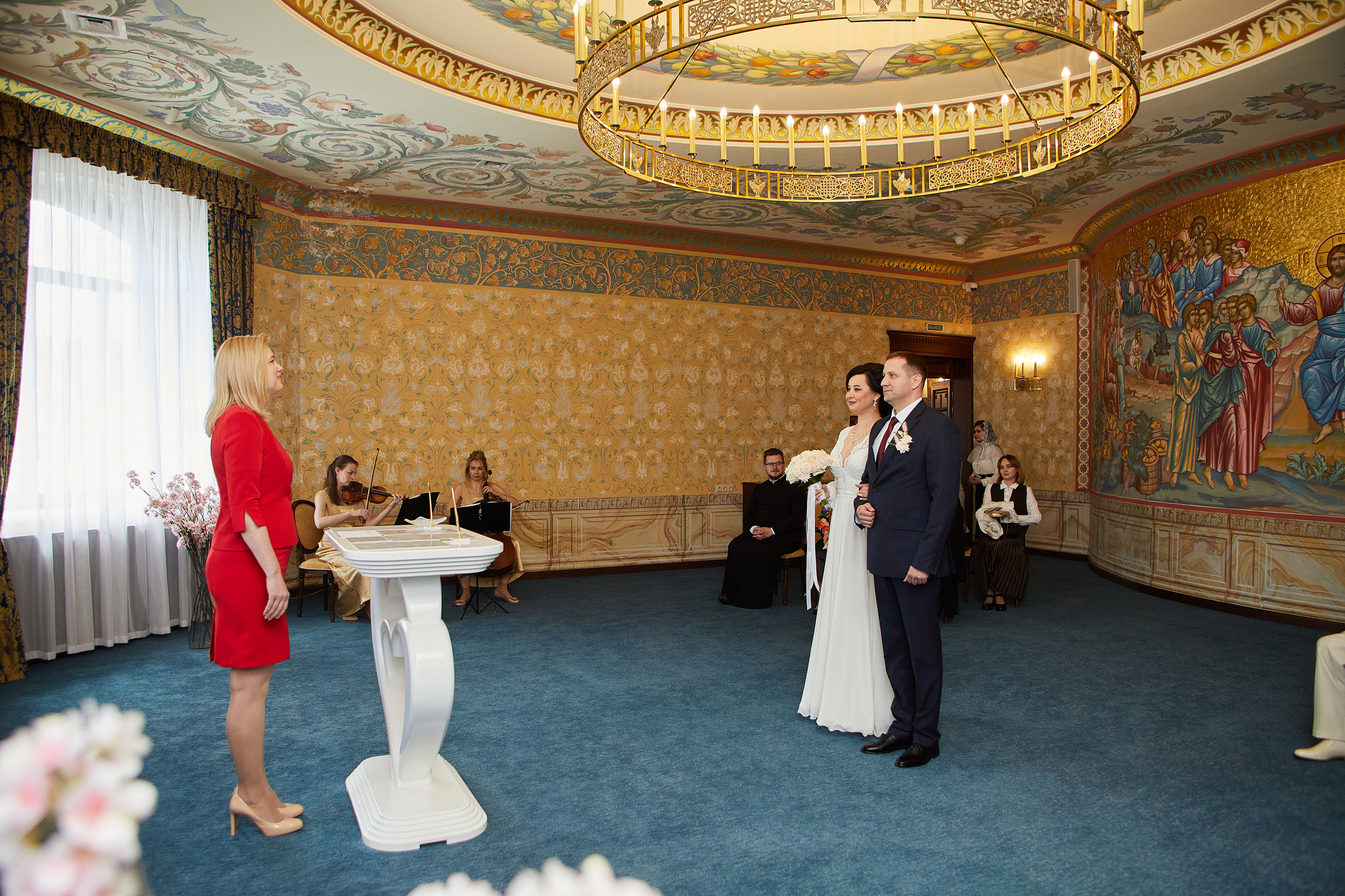Венчание и Регистрация брака в Никольском храме. Репортажный Фотограф Москва Дарья Лунева