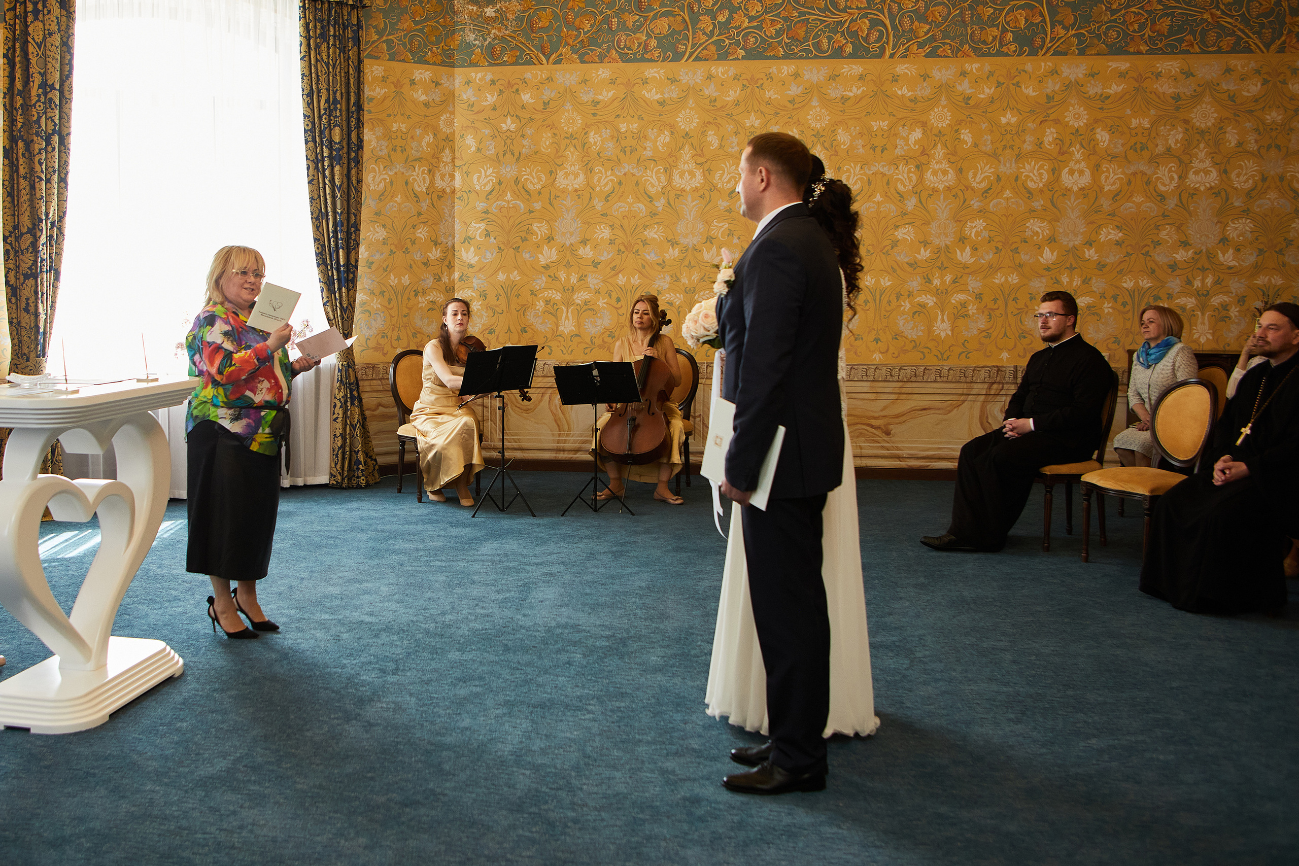 Венчание и Регистрация брака в Никольском храме. Репортажный Фотограф Москва Дарья Лунева