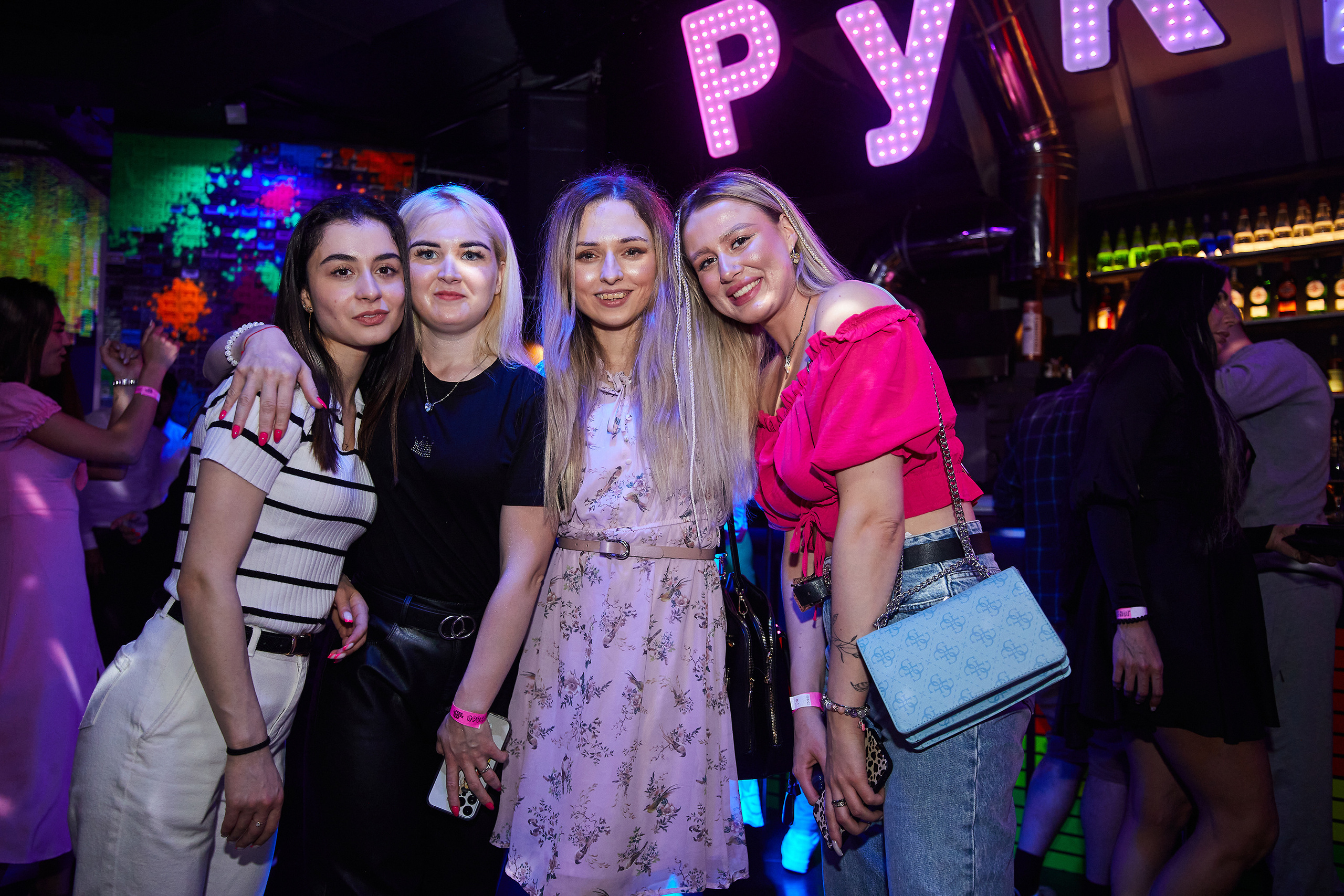 Выступление группы Фактор 2 в баре «Руки вверх». Репортажный Фотограф Москва Дарья Лунева