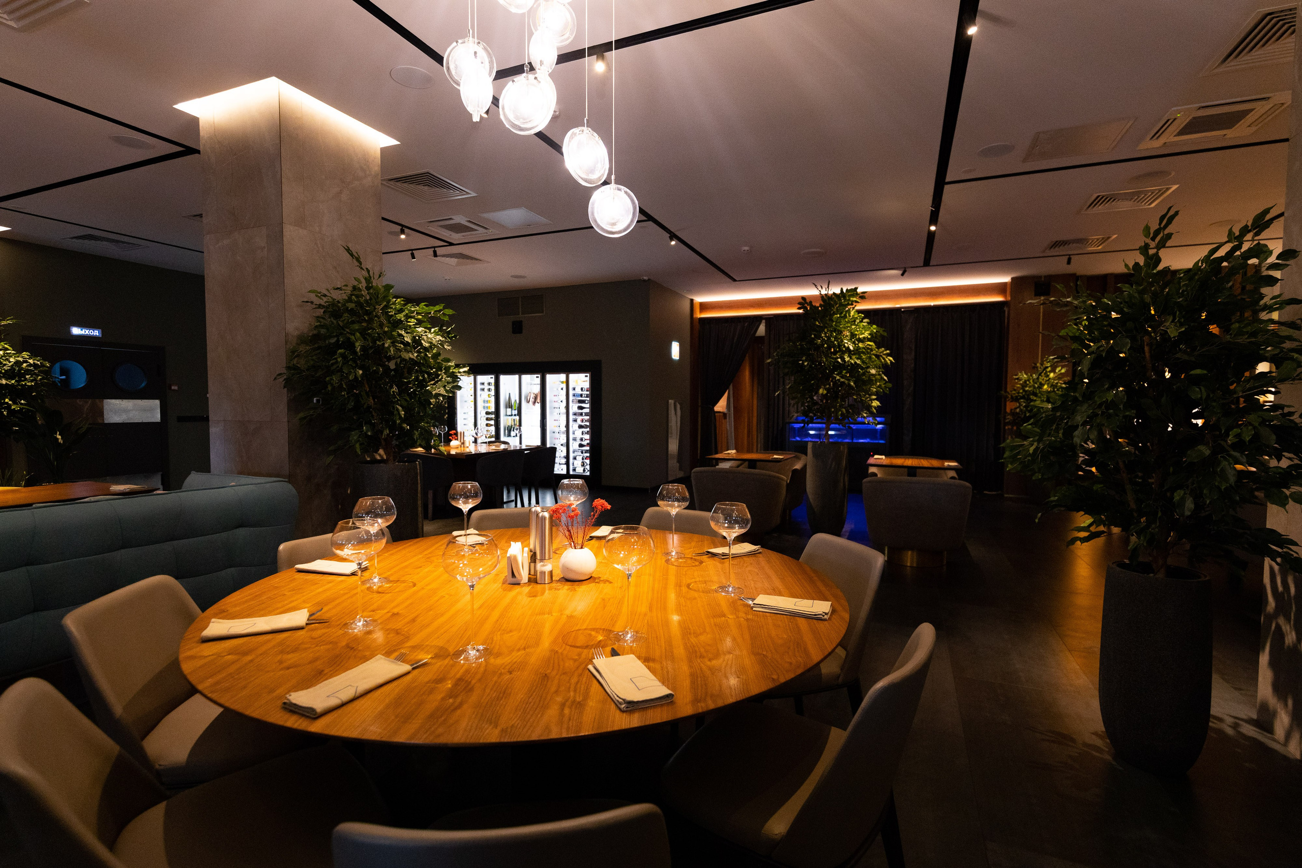 Ресторан Public & Veranda. Фотограф Родион Нарудинов