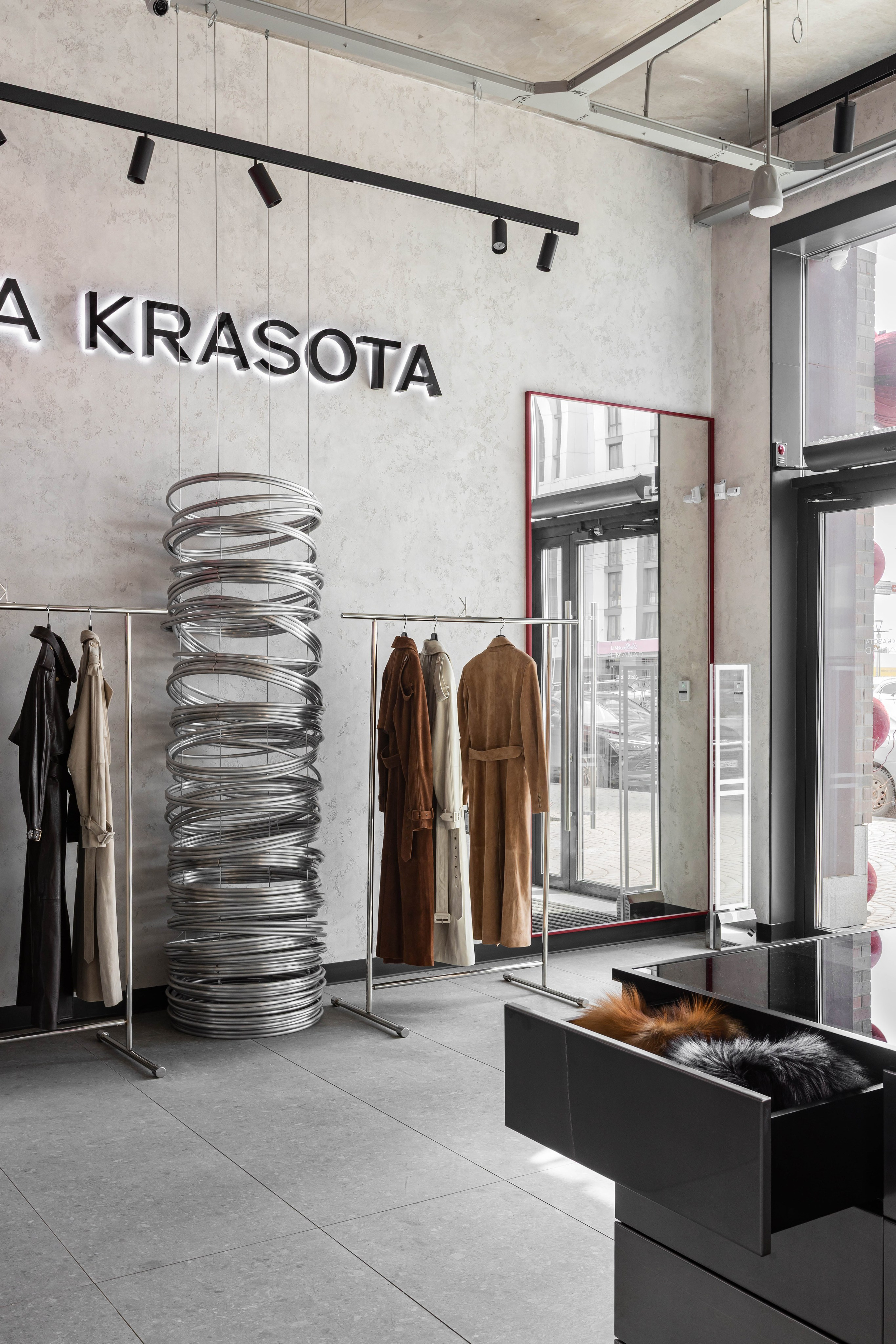 Магазин верхней одежды Lima Krasota. Студия дизайна: ART Home by ZainDesign. Интерьерный фотограф в г. Уфа Гульнара Латыпова