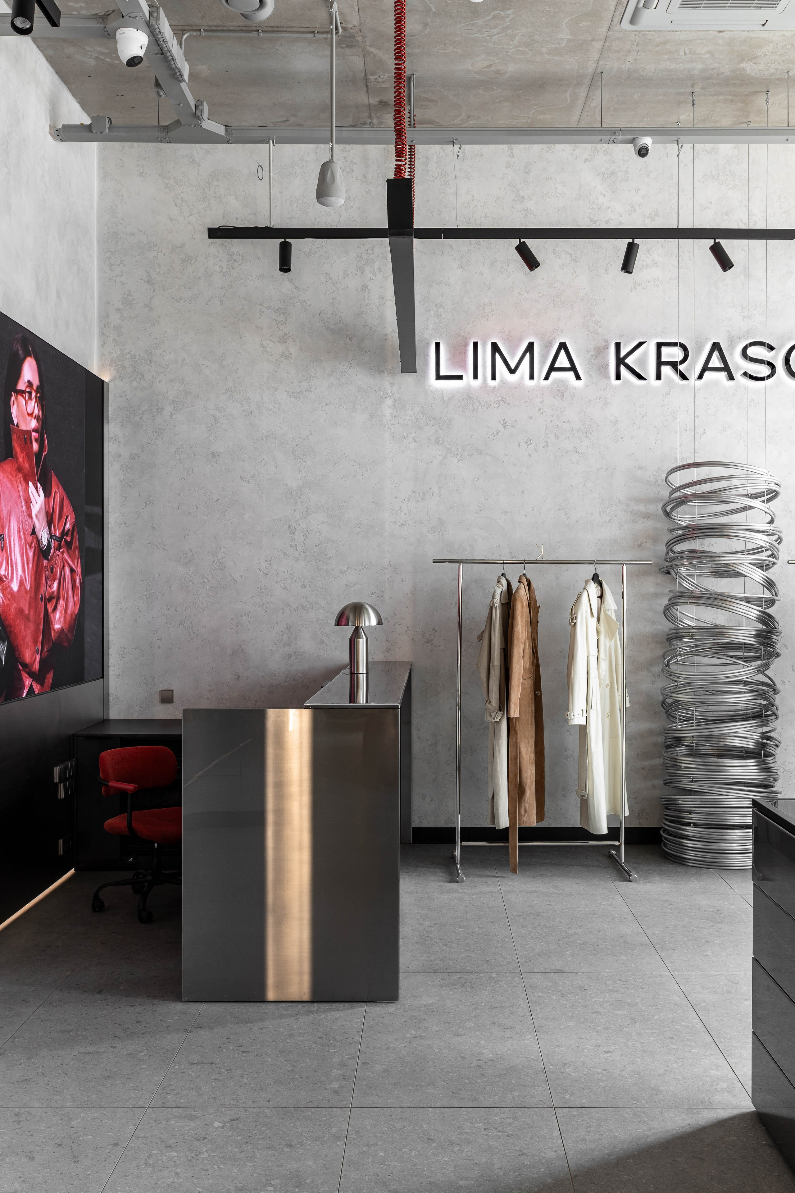 Магазин верхней одежды Lima Krasota. Студия дизайна: ART Home by ZainDesign. Интерьерный фотограф в г. Уфа Гульнара Латыпова