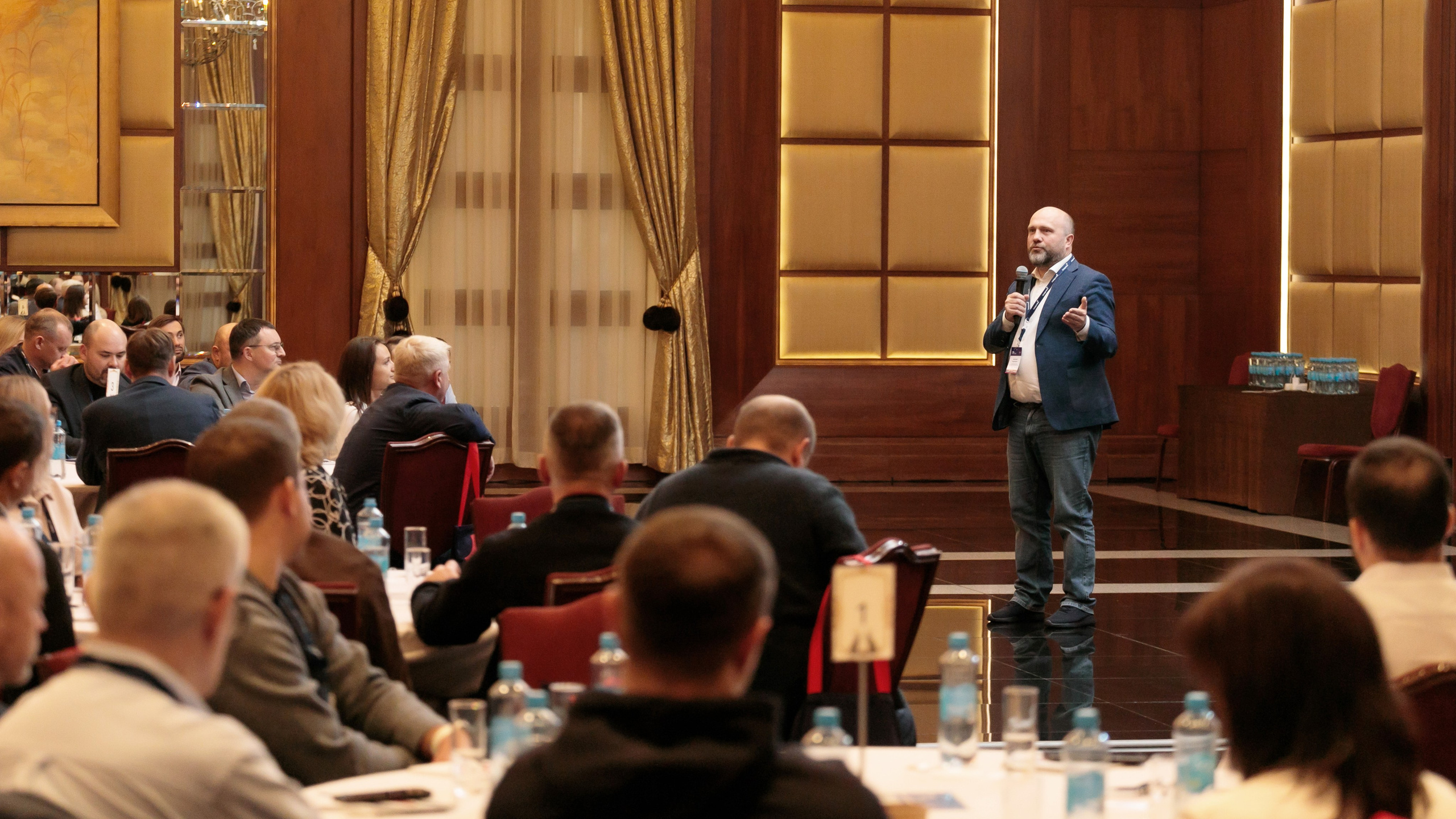 Репортаж >. Брук Артём