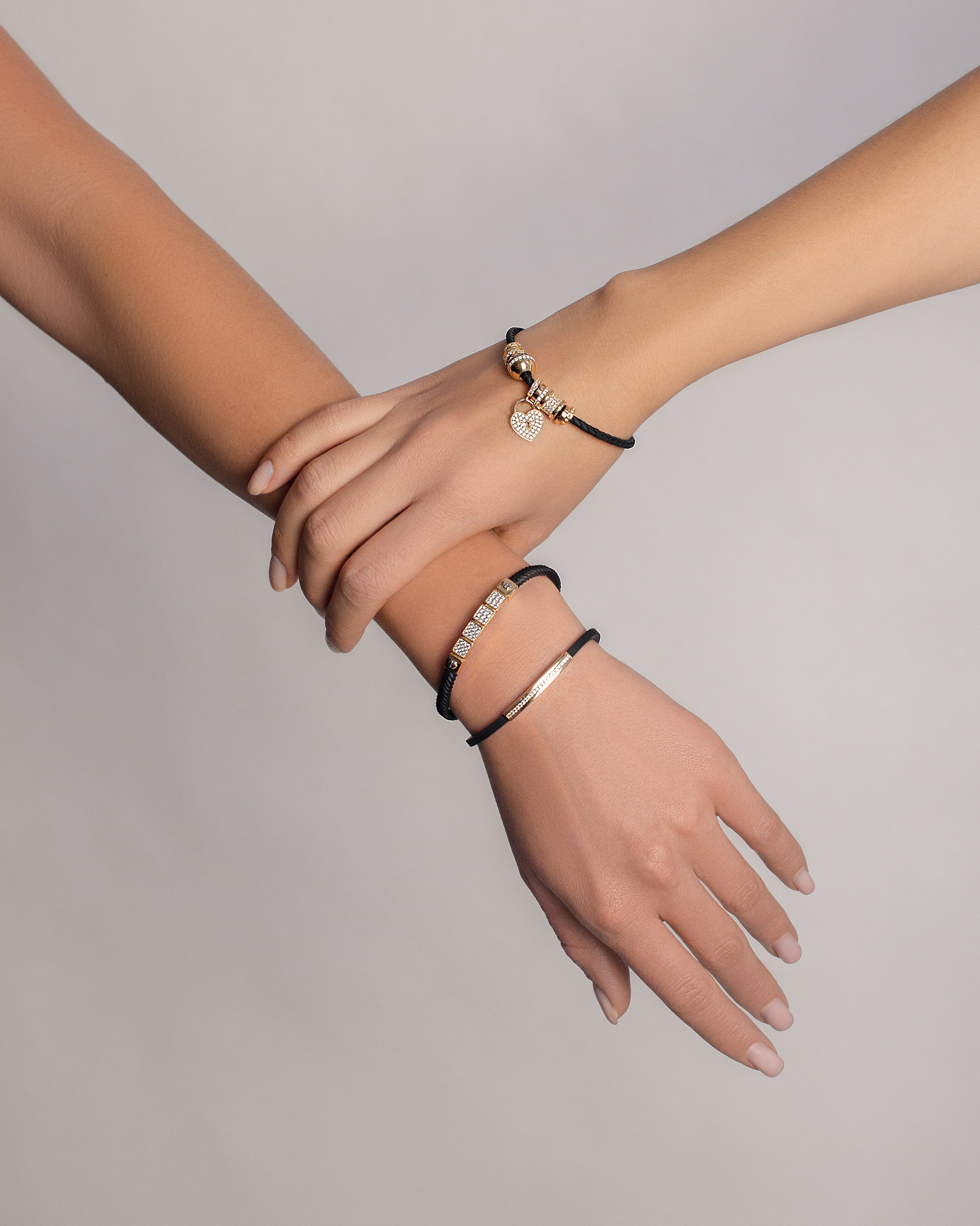 Hands. Предметный и женский фотограф в Новосибирске