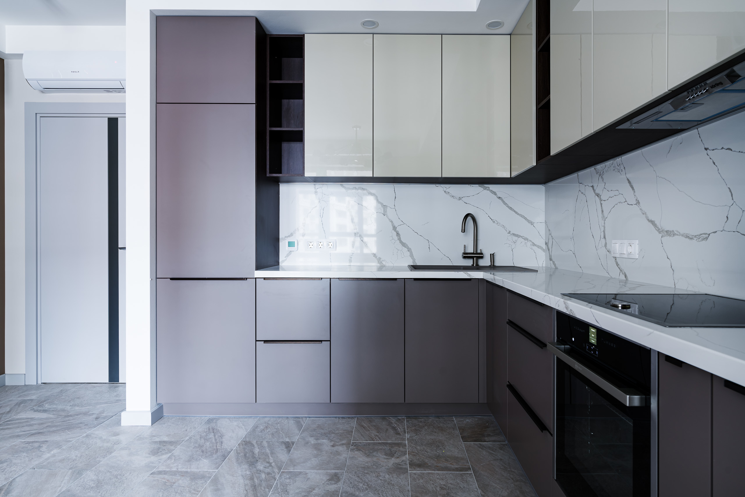 Квартира в Краснодаре - фото 3 - интерьер кухни