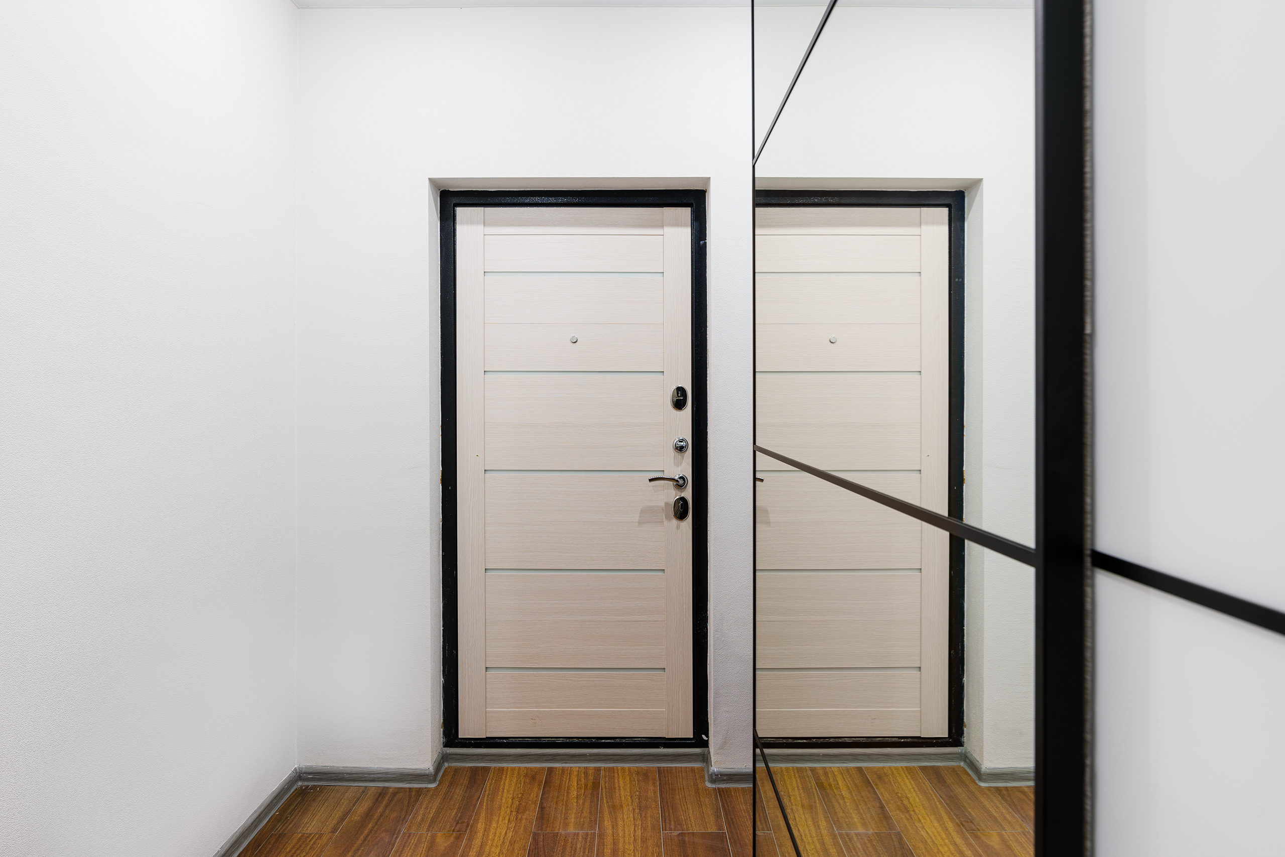 Демонстрационная квартира в ЖК «Форт Адмирал» - Туапсе - фото 8 - интерьер прихожей